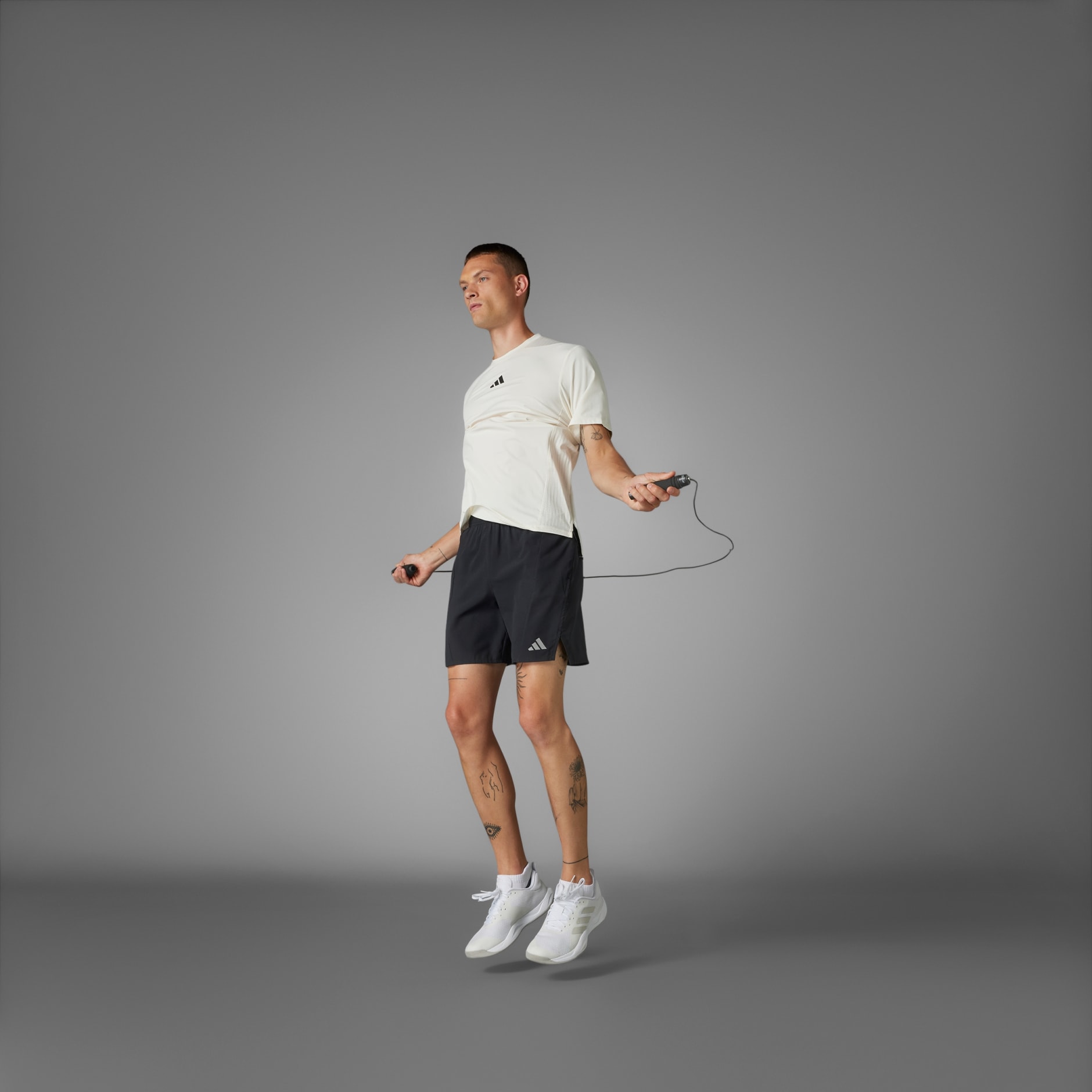 專為高強度訓練而設計的 T 恤