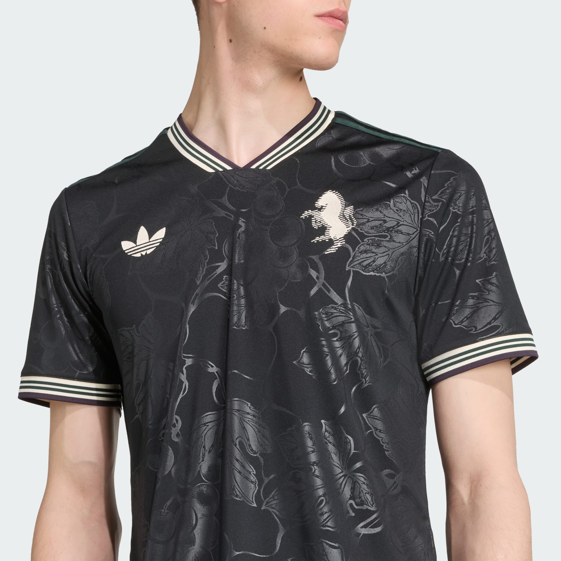 القميص الثالث ليوفنتوس 25/26