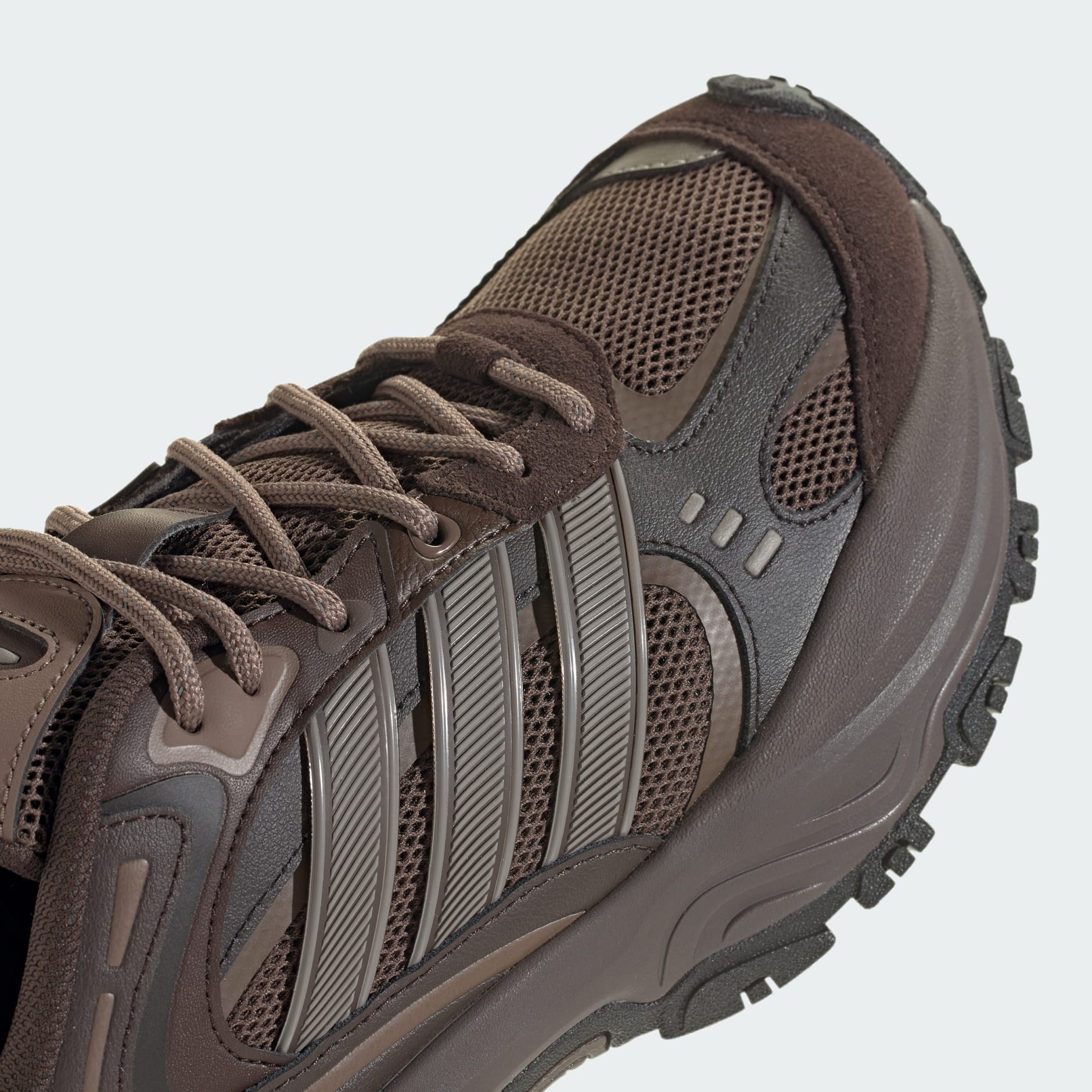 Shadow Fever 運動鞋