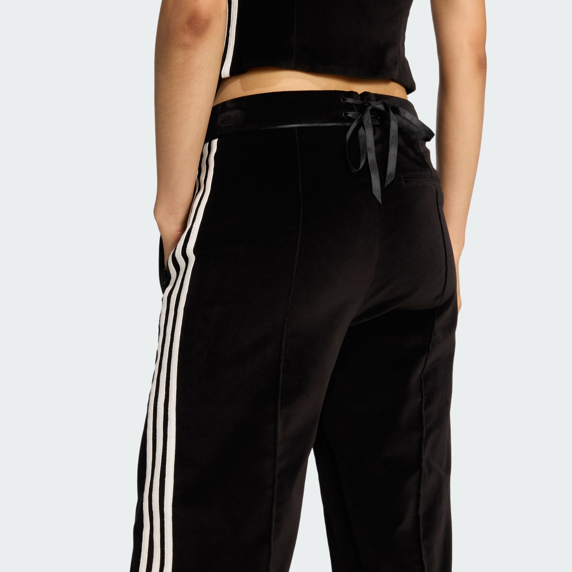 Pantaloni adidas Originals din catifea