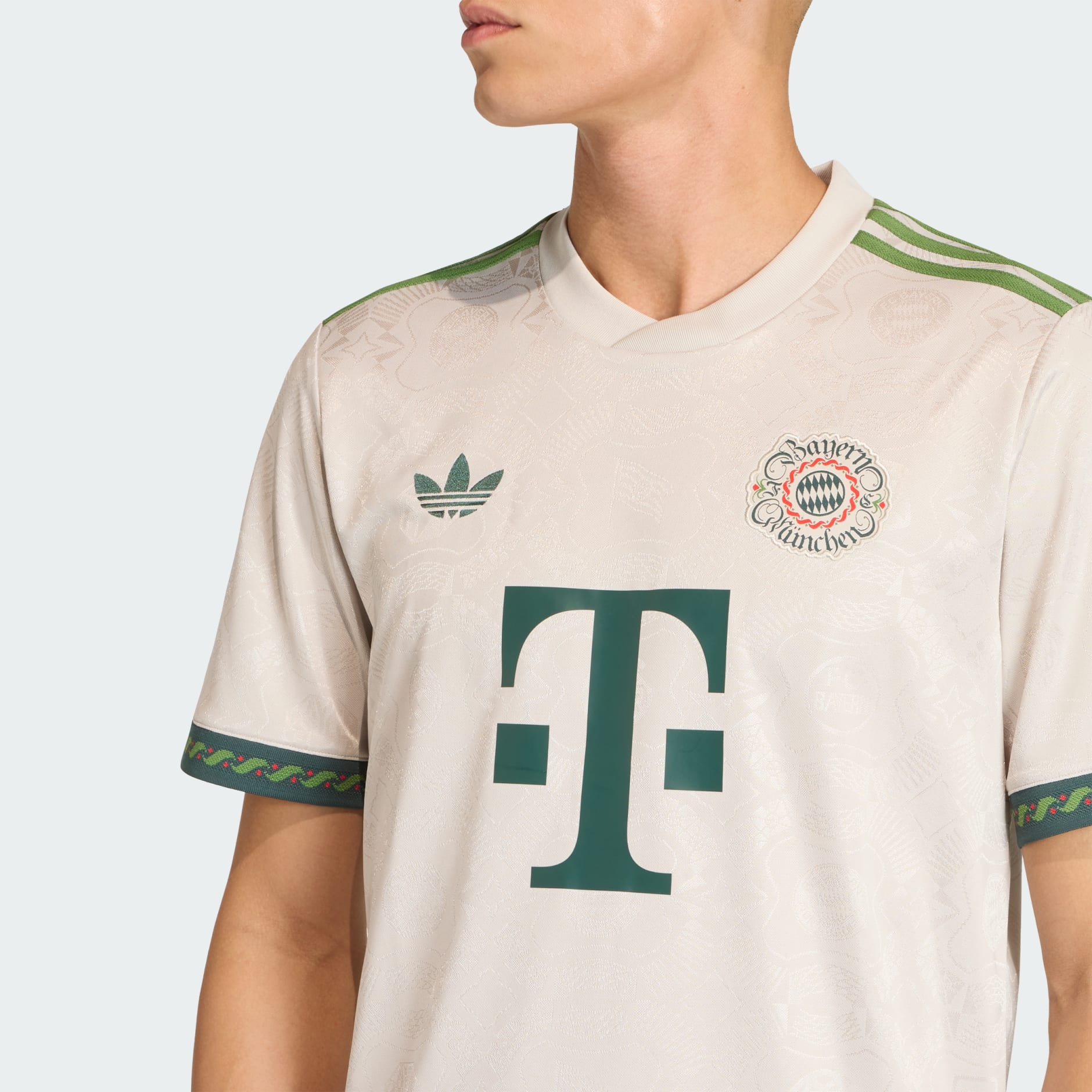 Echipament FC Bayern Wiesn