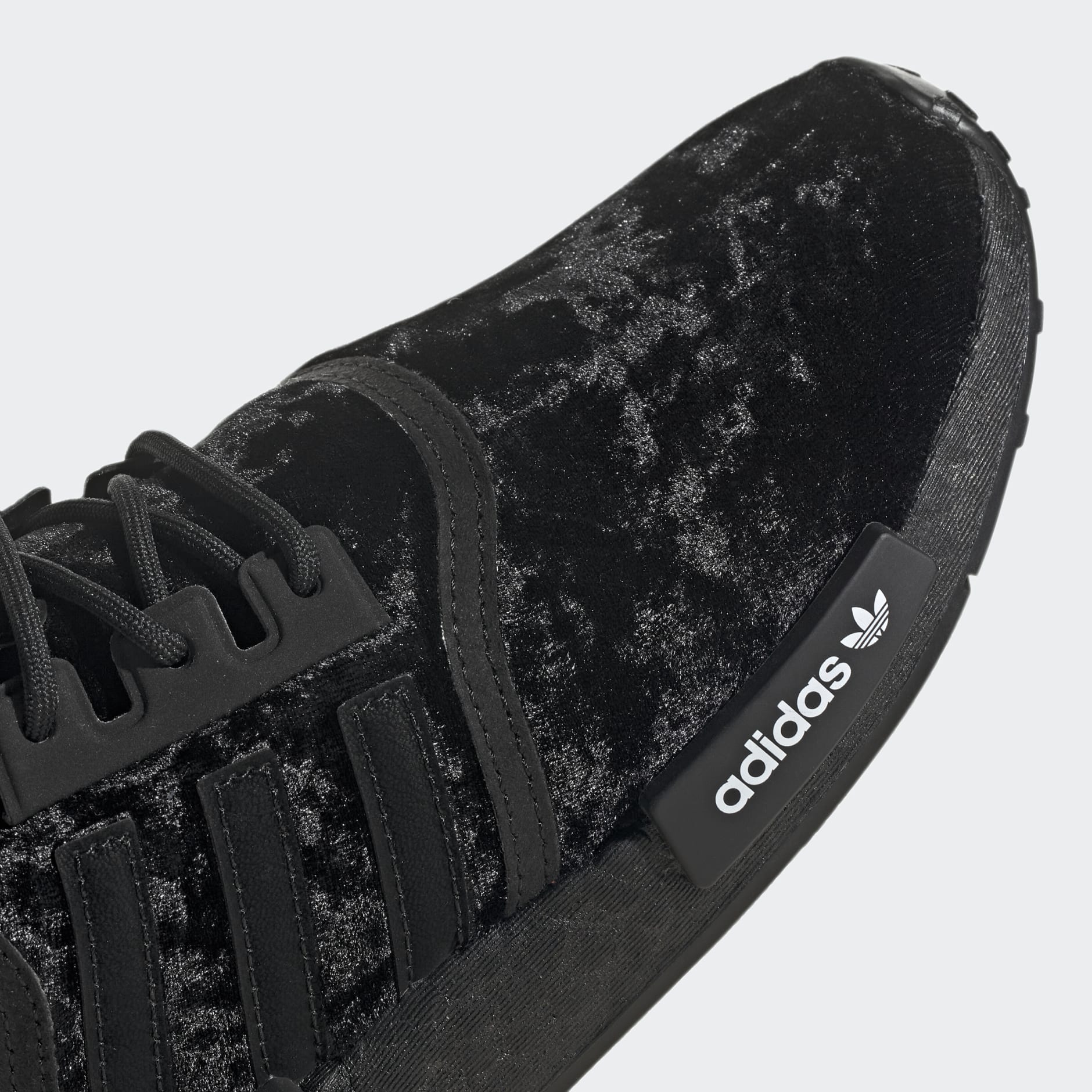 حذاء NMD_R1