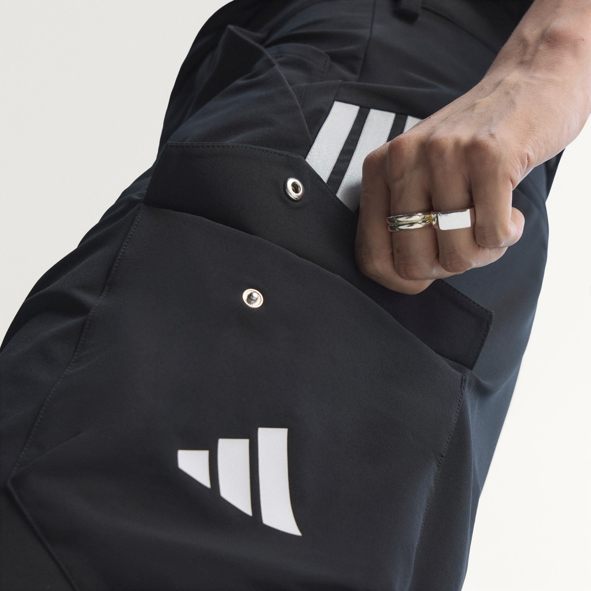 MERCEDES - AMG PETRONAS FORMULA 1 TEAM MECHANICS SHORT