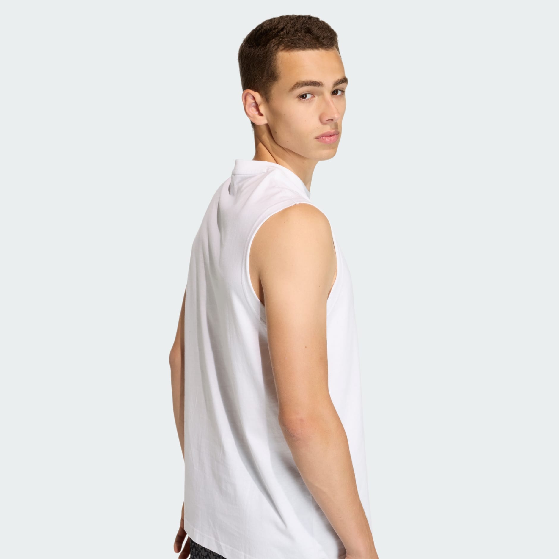 TRICOU TREFOIL ESSENTIALS FĂRĂ M&Acirc;NECI