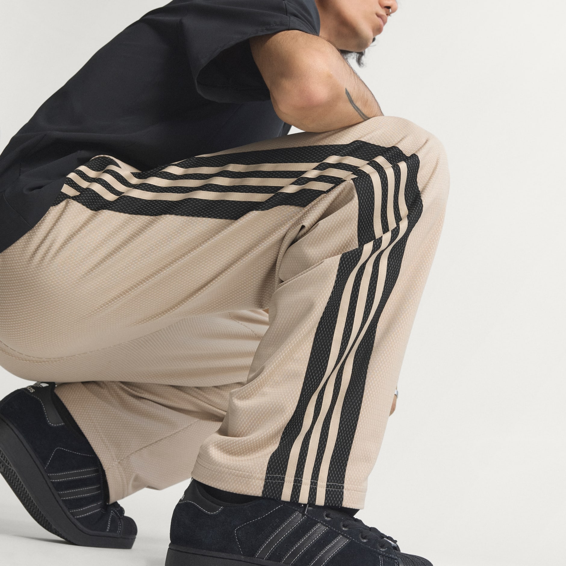 LOOSE MESH TRACKPANTS