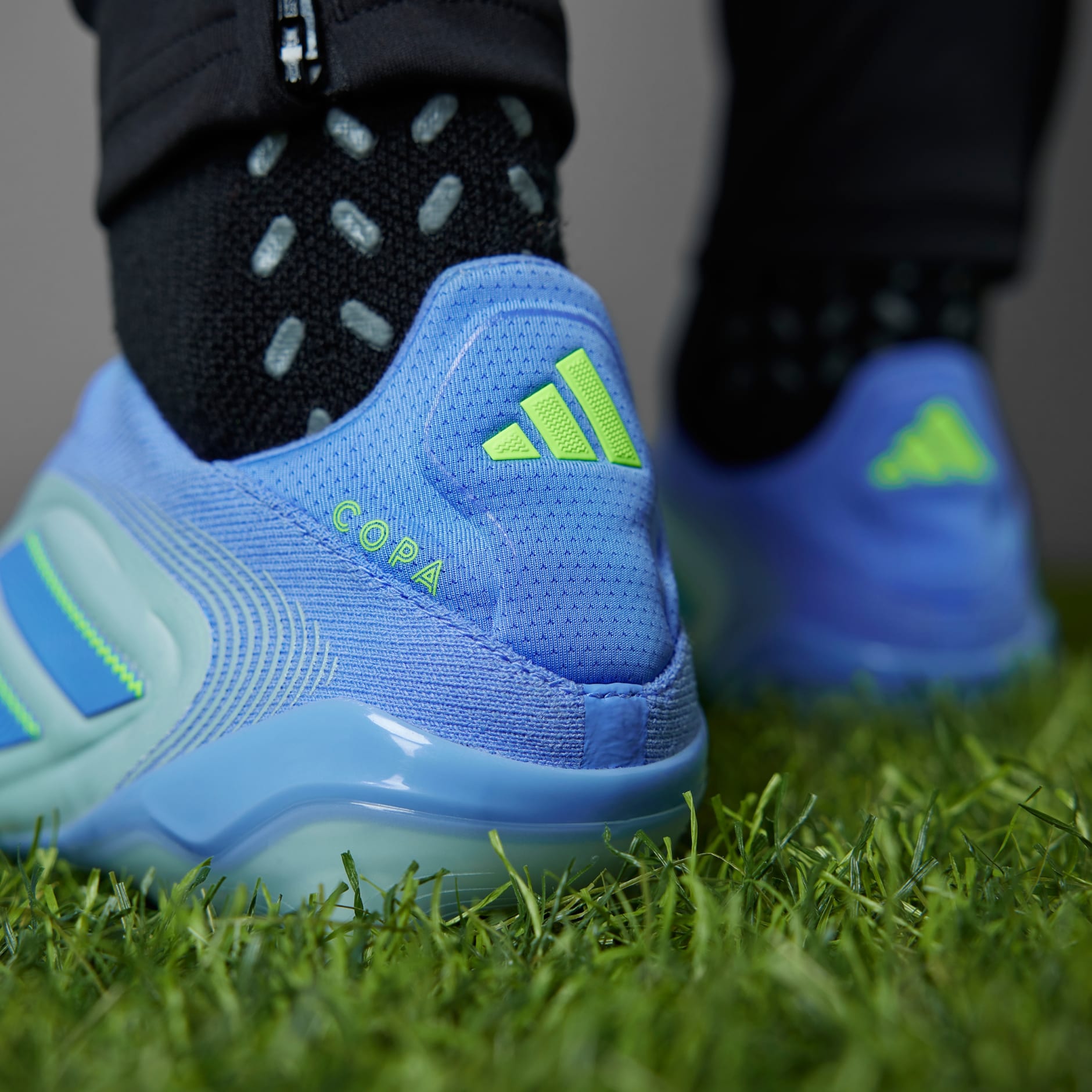 Copa Pure 3 Elite Laceless Firm Ground Boots