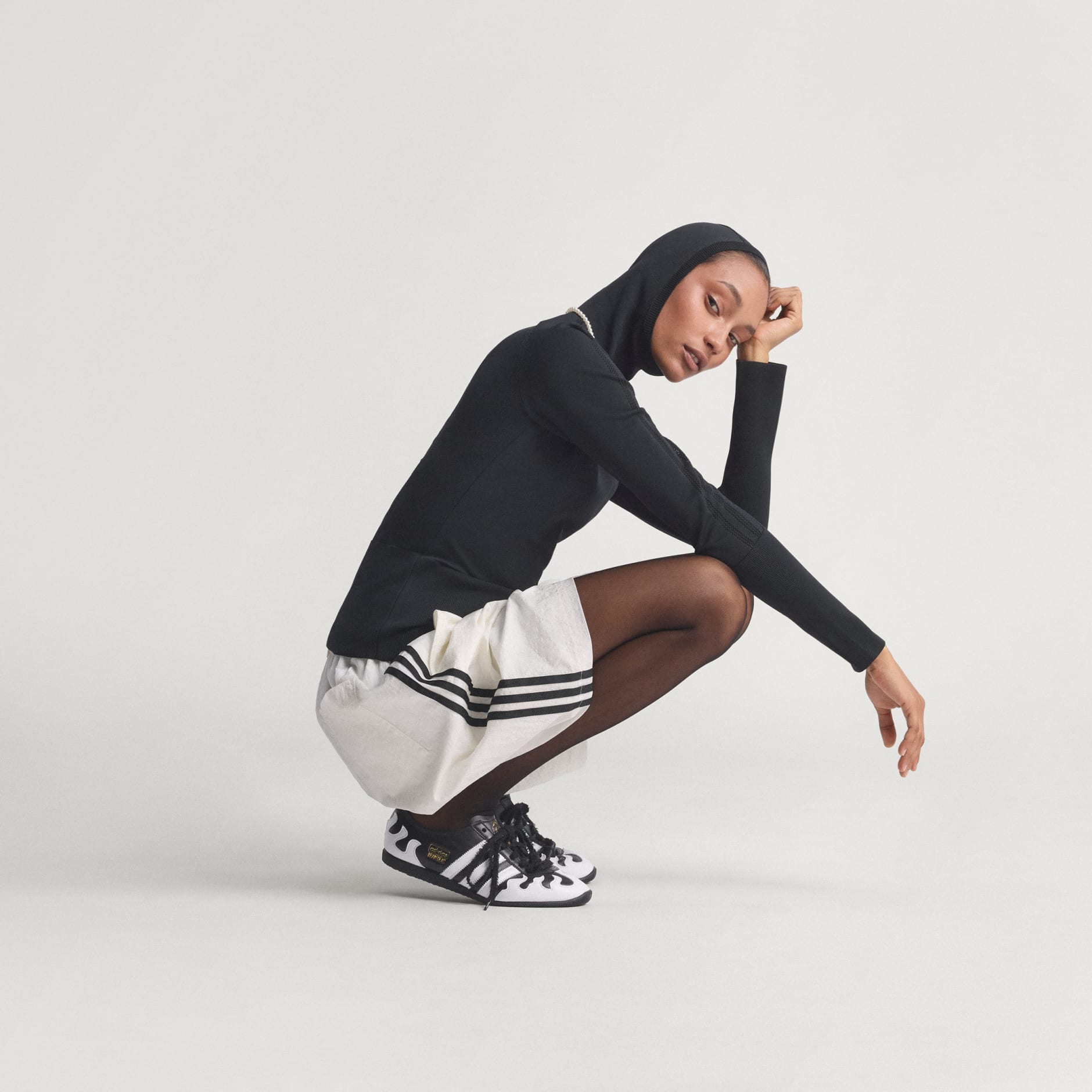 KNITTED HOODED LONG SLEEVE