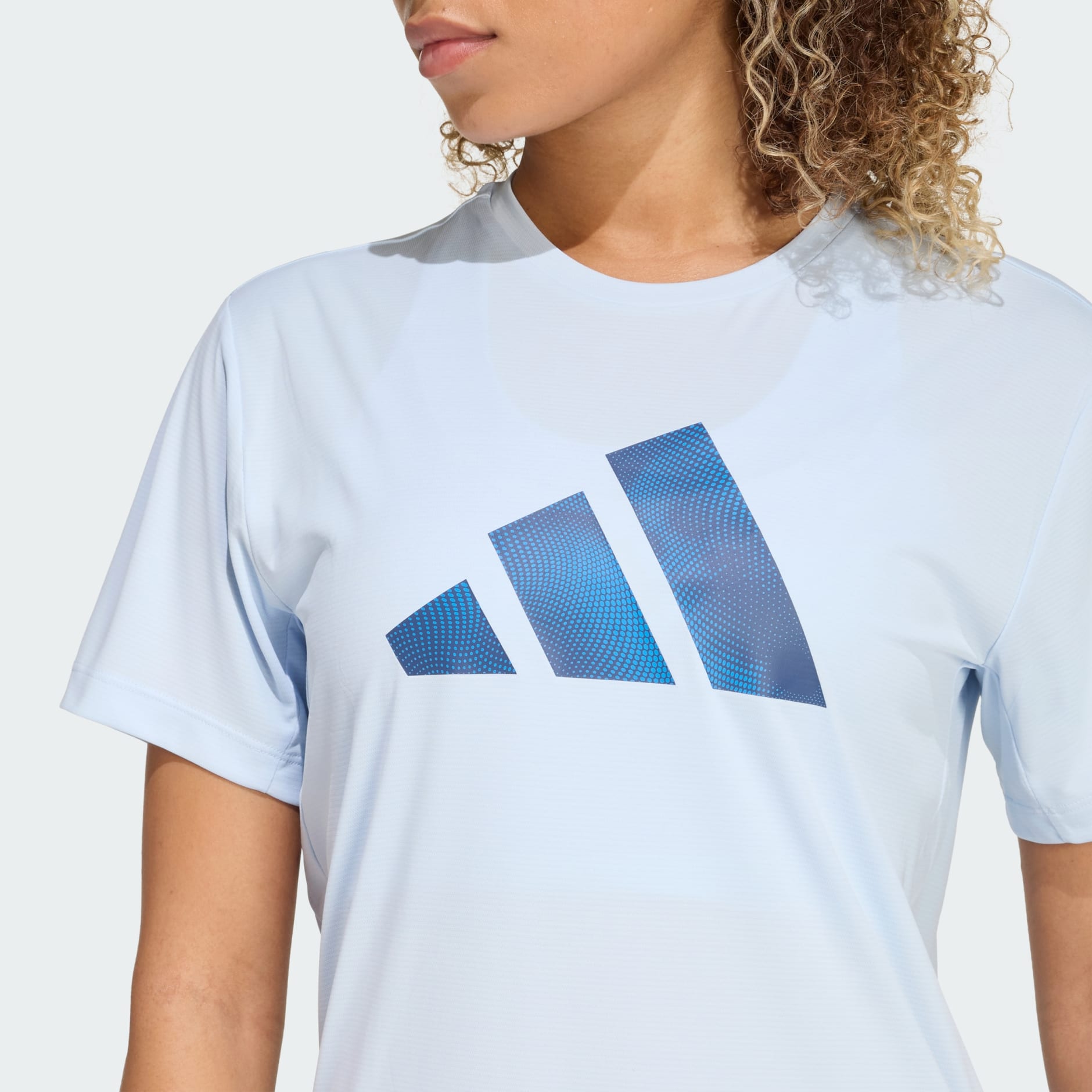 adi365 Running Essentials Brand Love T-shirt