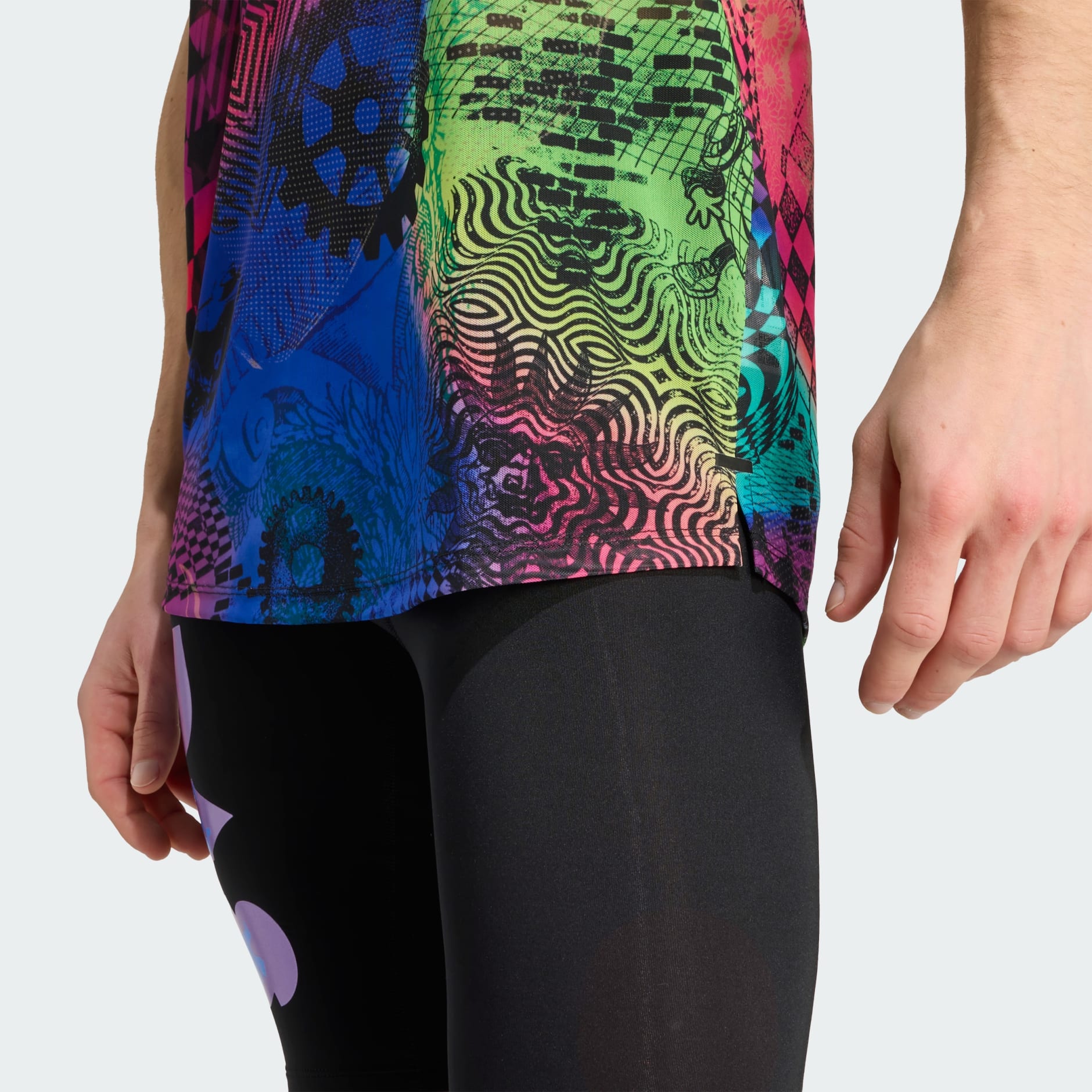 Maiou adidas x Jeremy Scott, cu imprimeu integral