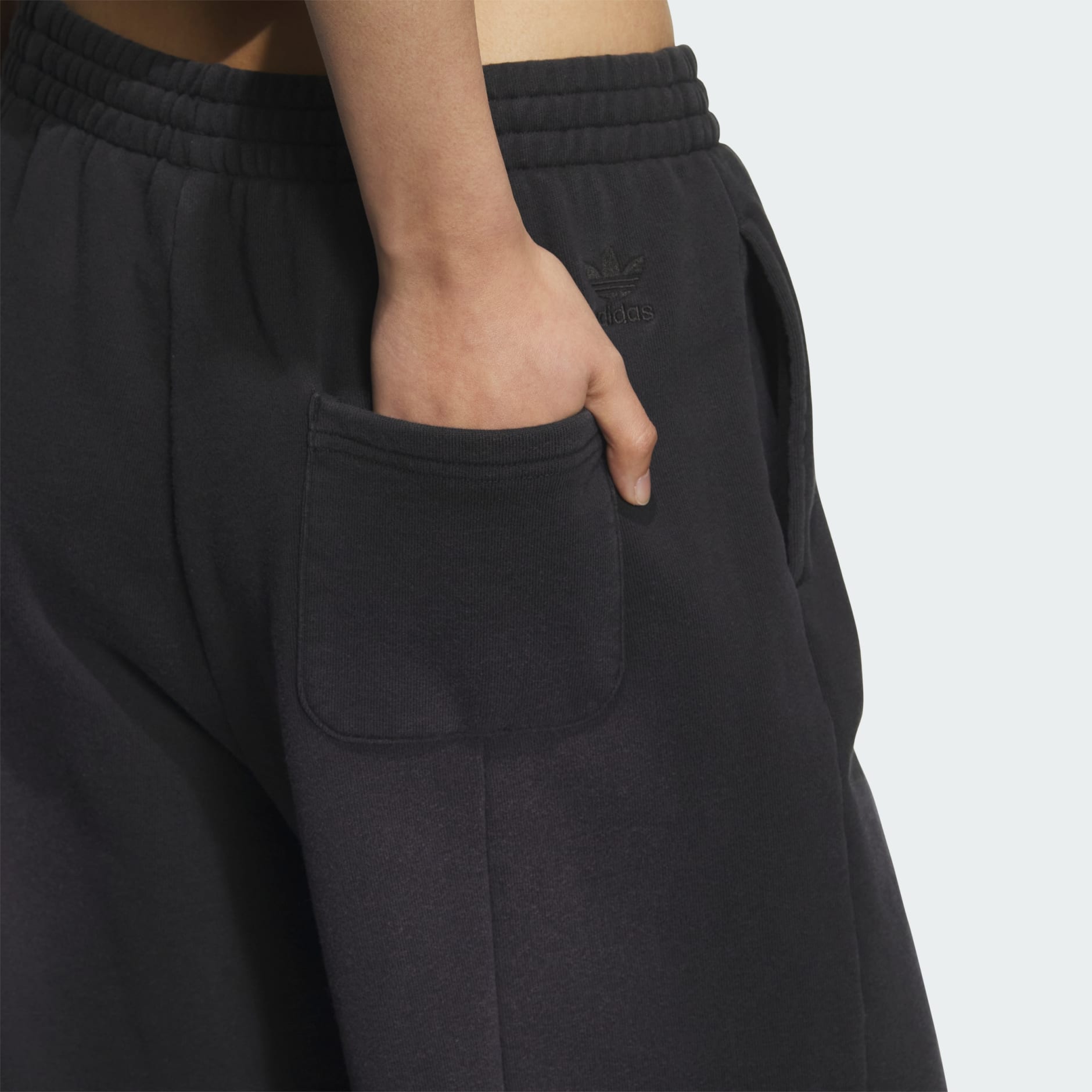 TEAM ADIDAS 寬鬆跑步休閒褲