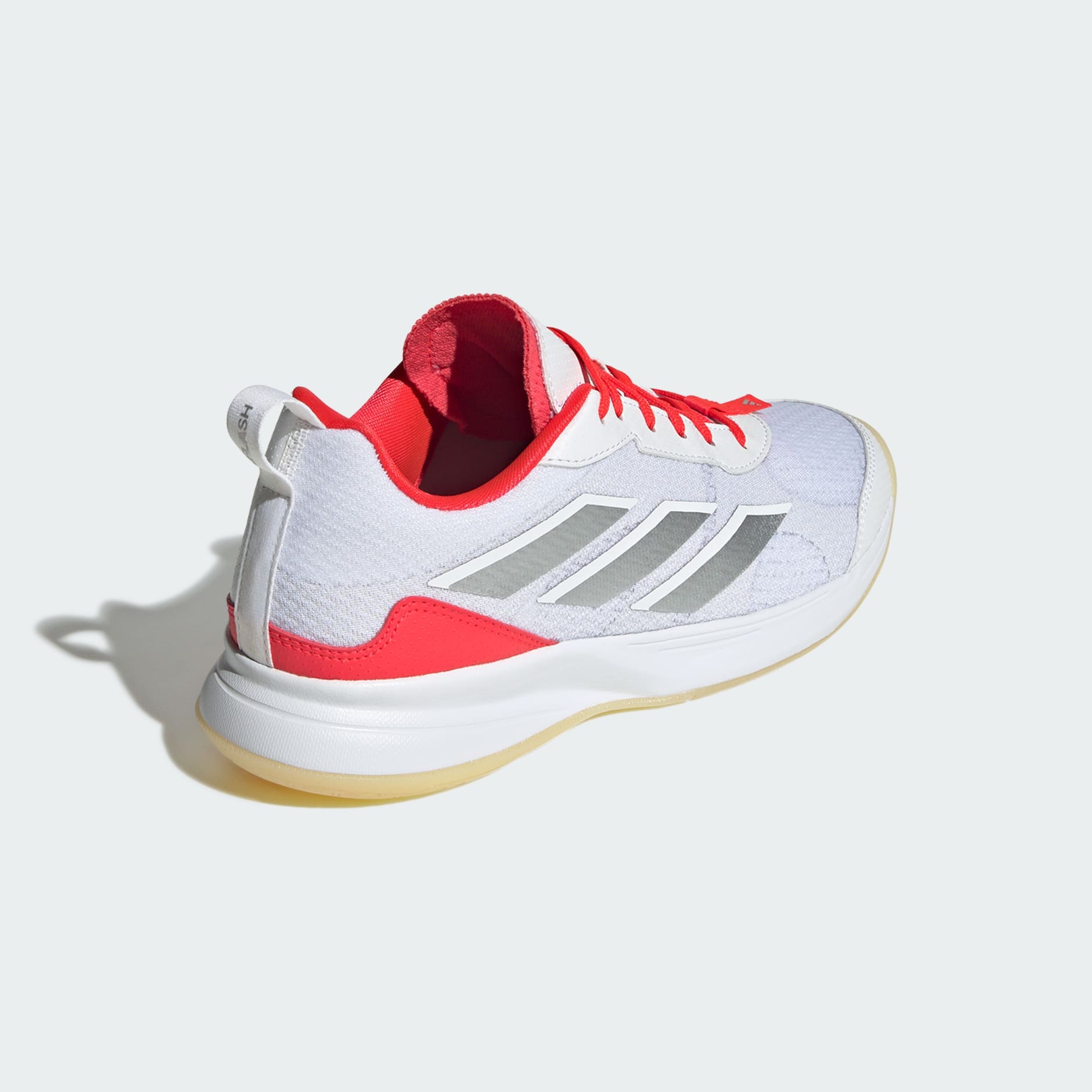 Avaflash Low Tennis Shoes