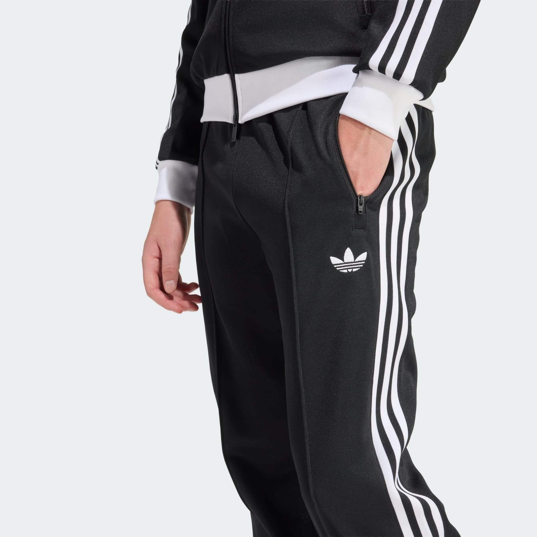 PANTALONI DE TRENING CLASICI