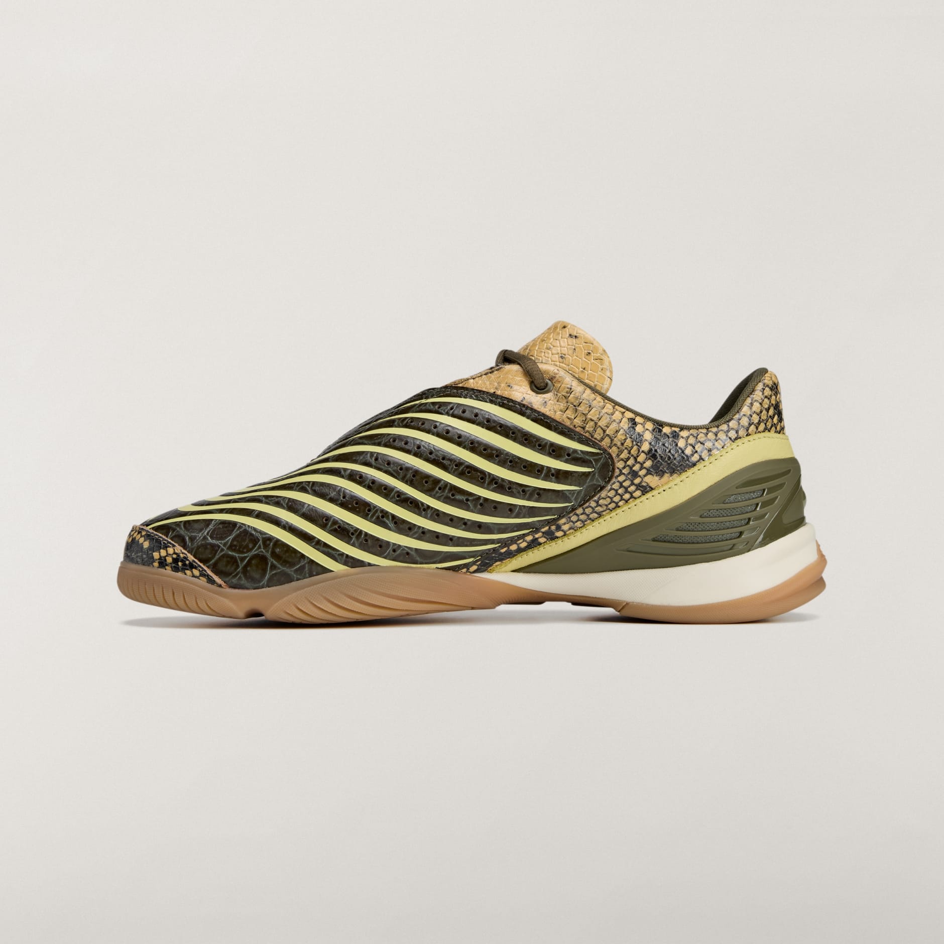 F50.7 SALA C5 CONSORTIUM Shoes