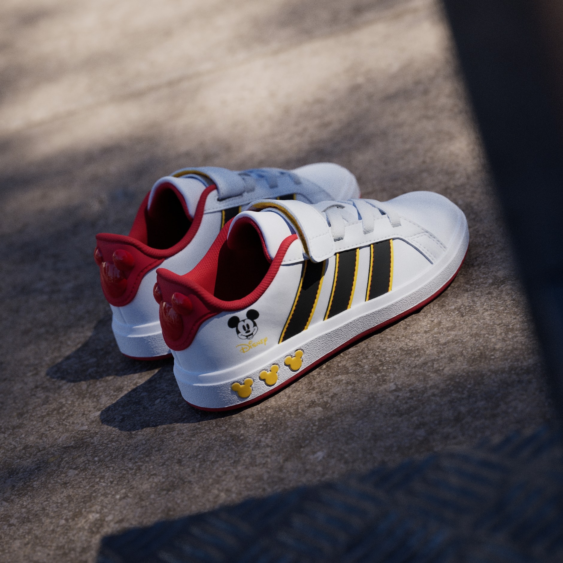 حذاء للأطفال adidas Disney Mickey Mouse Grand Court