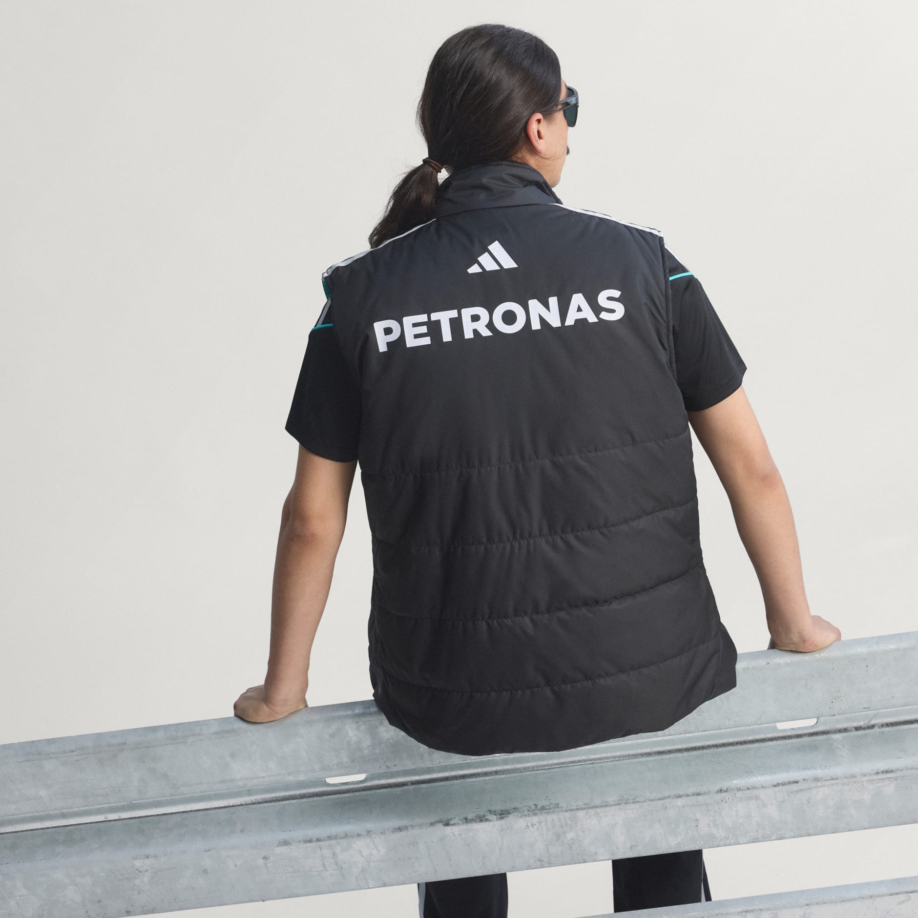 MERCEDES - AMG PETRONAS FORMULA 1 TEAM MECHANICS VEST