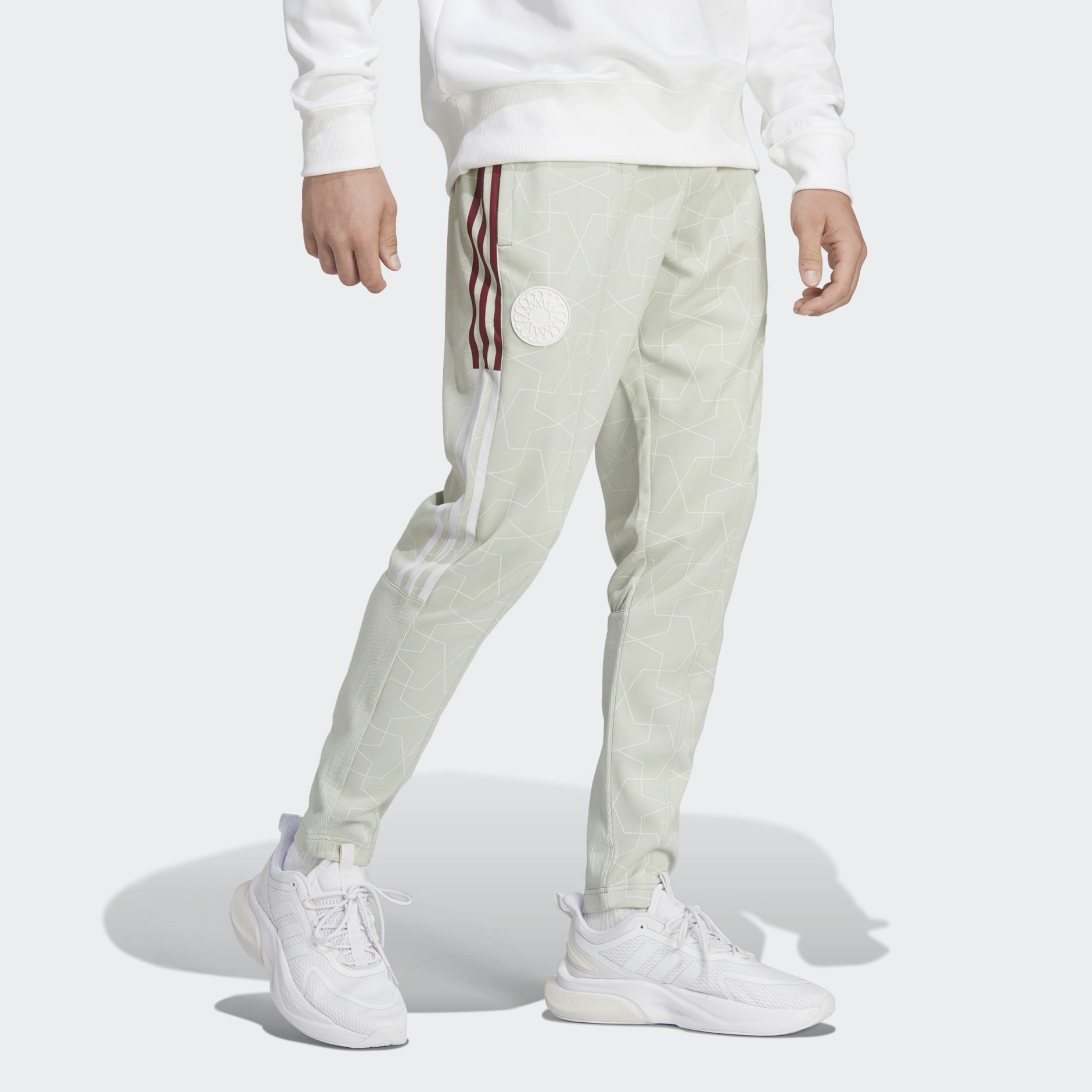 32 Teams Cuffed Pants