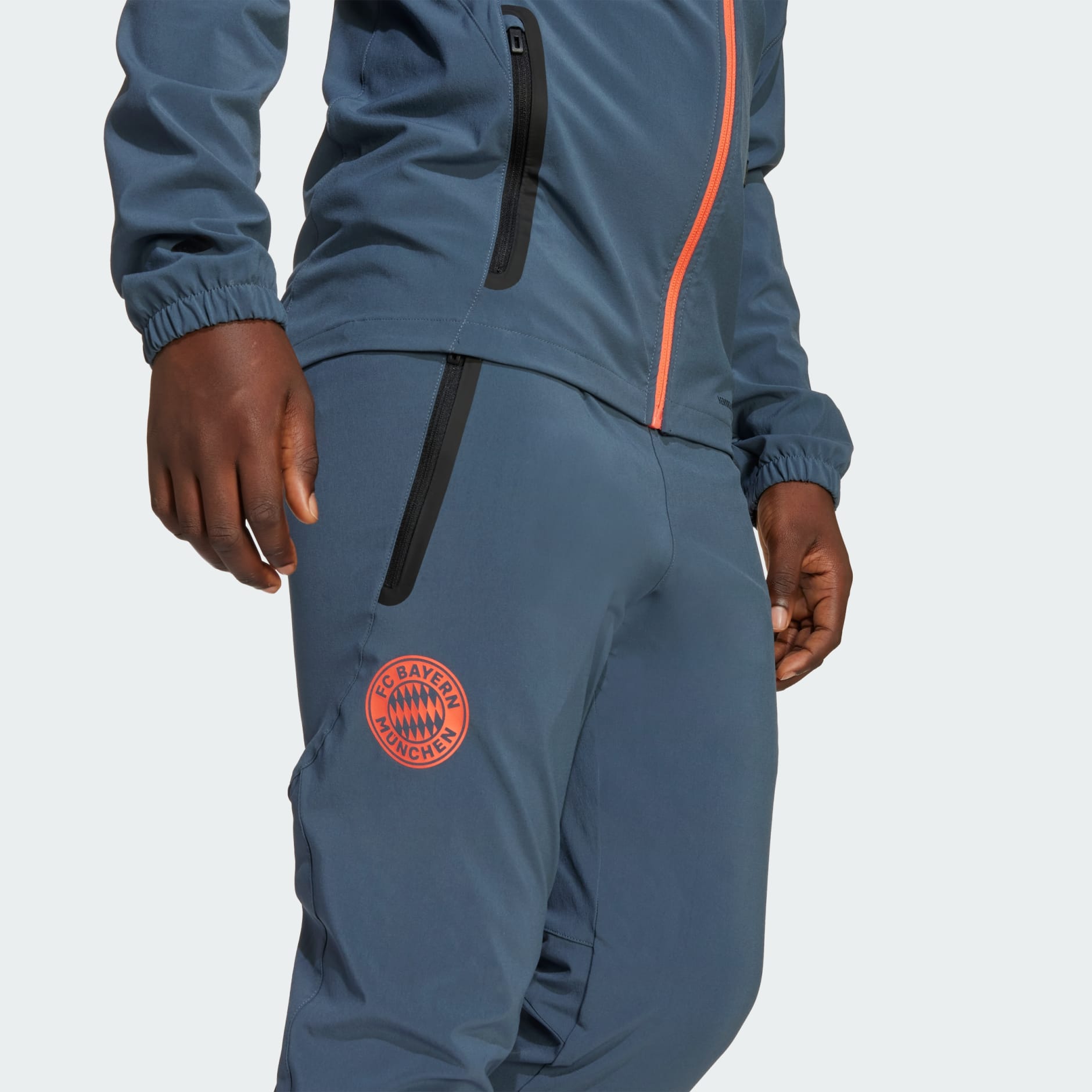 Dječje hlače za putovanja FC Bayern Tiro 25 Competition Vis Tech
