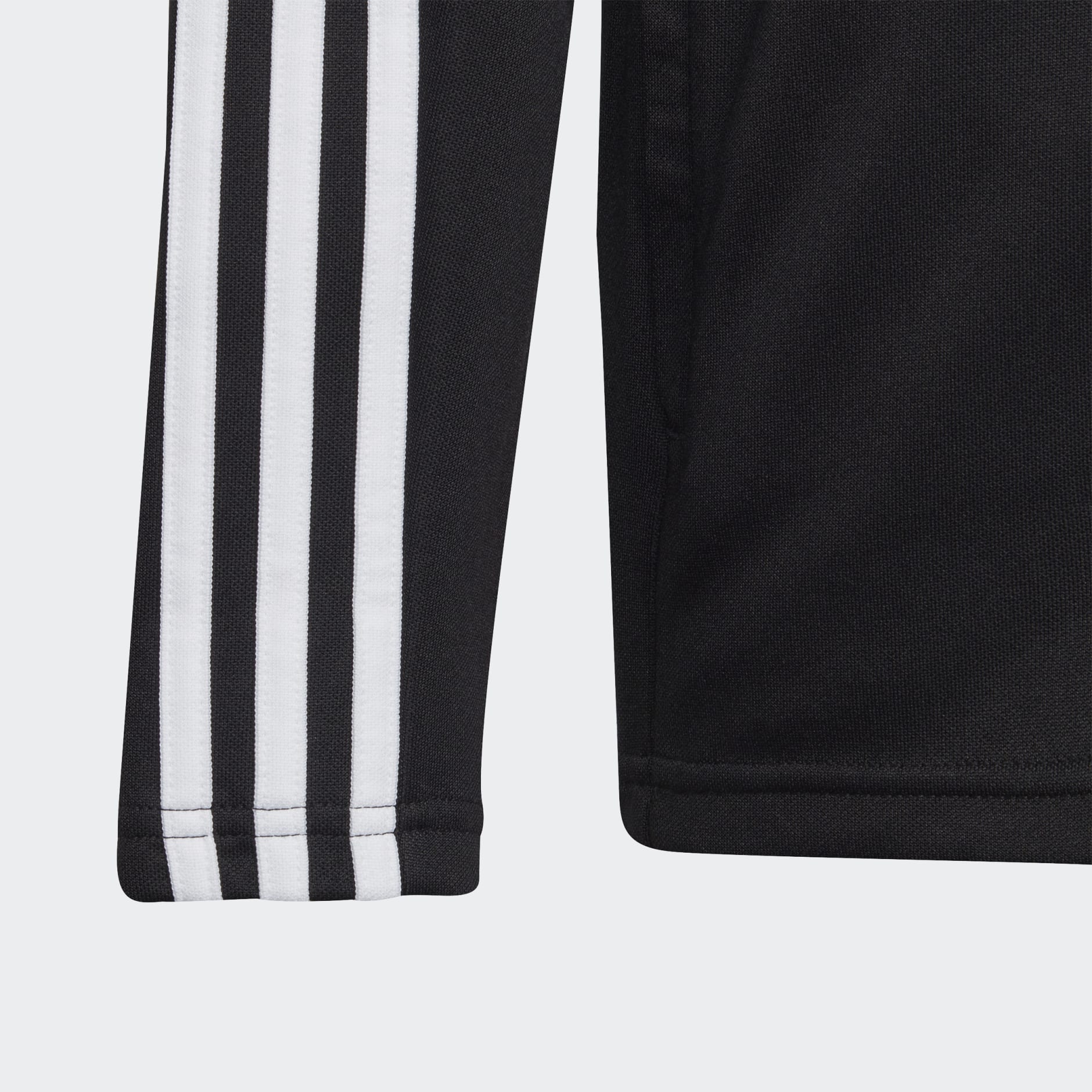 Tiro Essentials Jacket