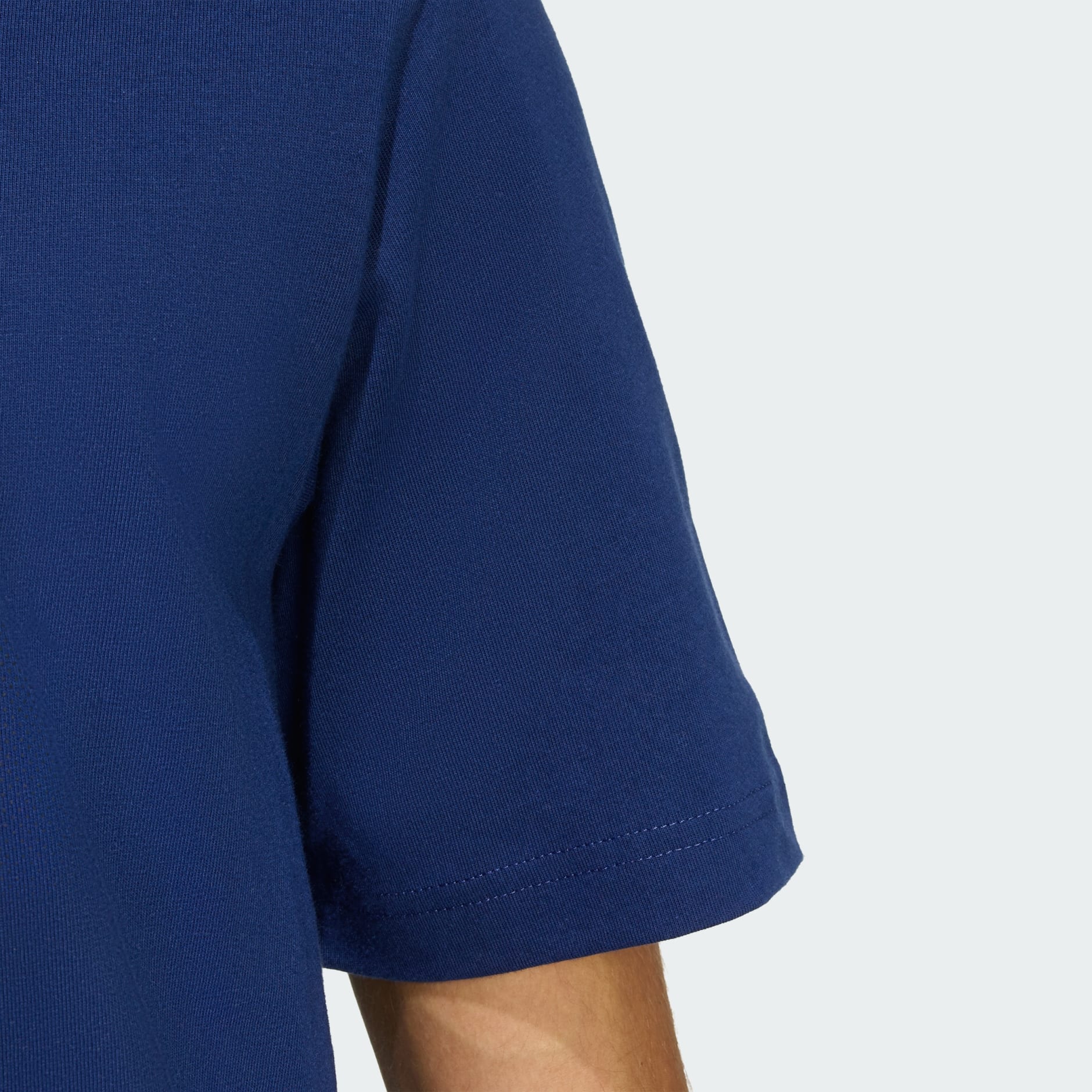 CAMO MODERN LOGO GRAPHIC T-SHIRT