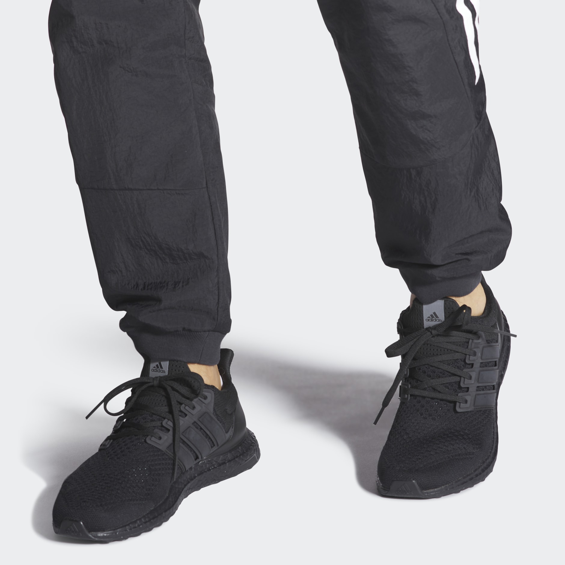 Dar a luz Sinfonía cerca Men's Shoes - Ultraboost 1.0 Shoes - Black | adidas Saudi Arabia