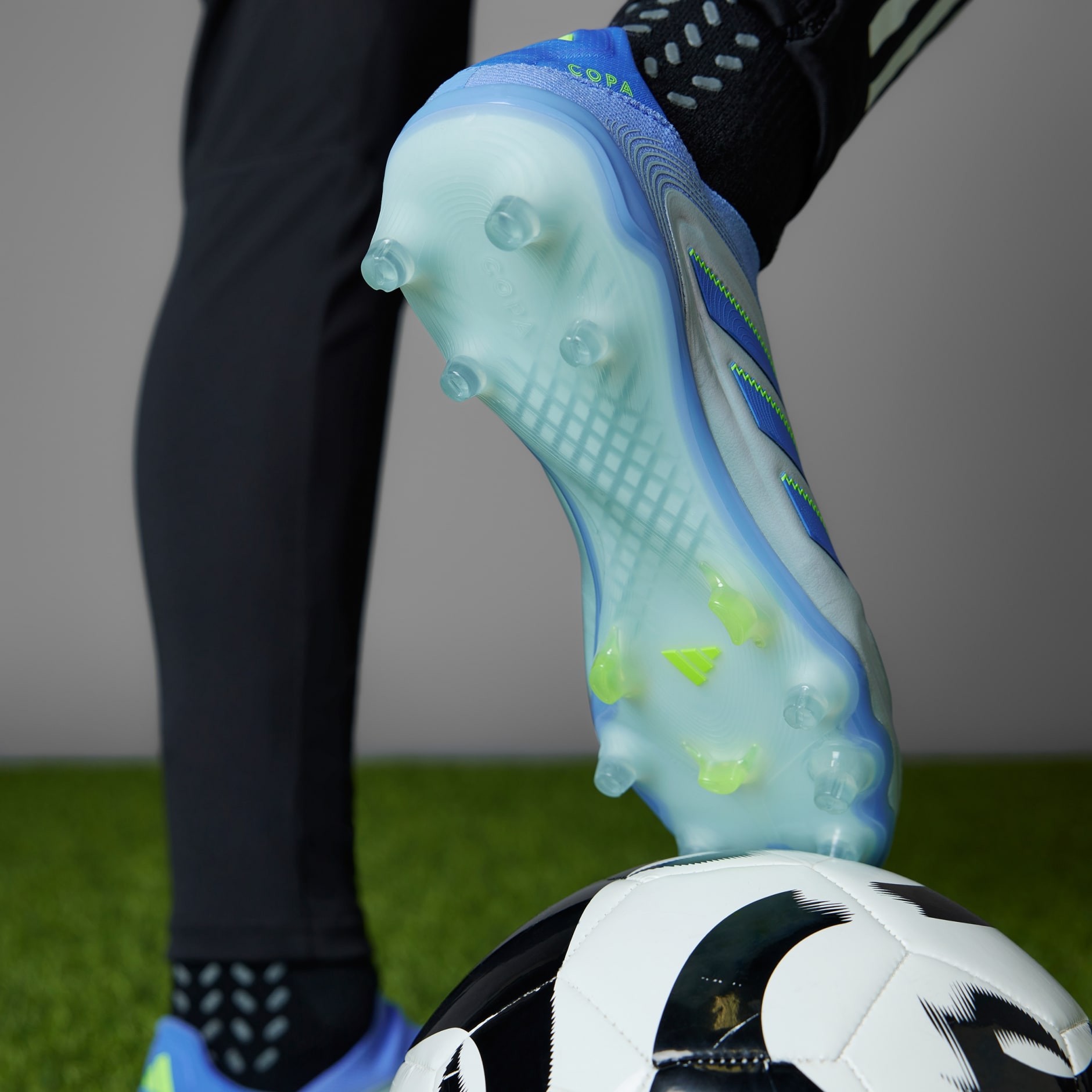 Copa Pure 3 Elite Laceless Firm Ground Boots