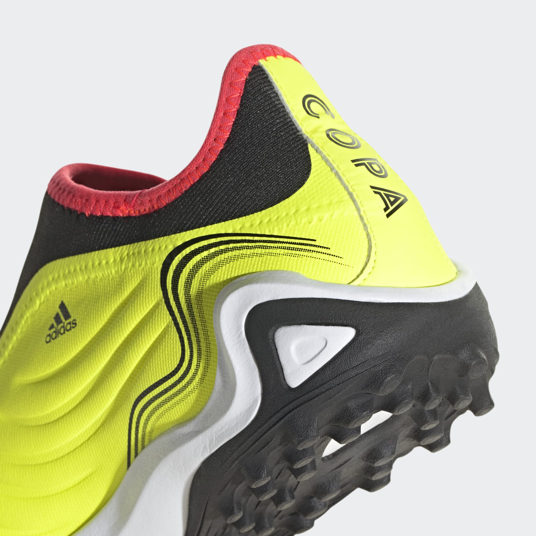 Guayos Copa Sense.3 Sin Cordones Pasto Sintético