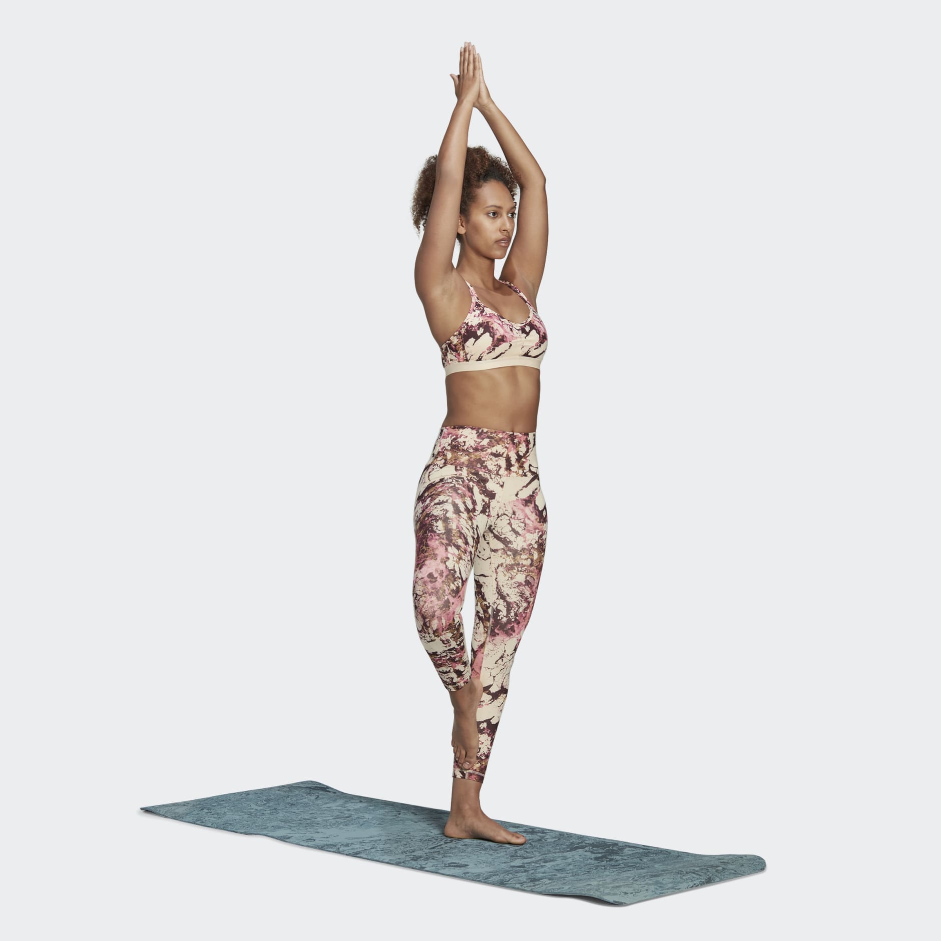 حمالة الصدر Yoga Essentials Studio Light-Support Allover Print