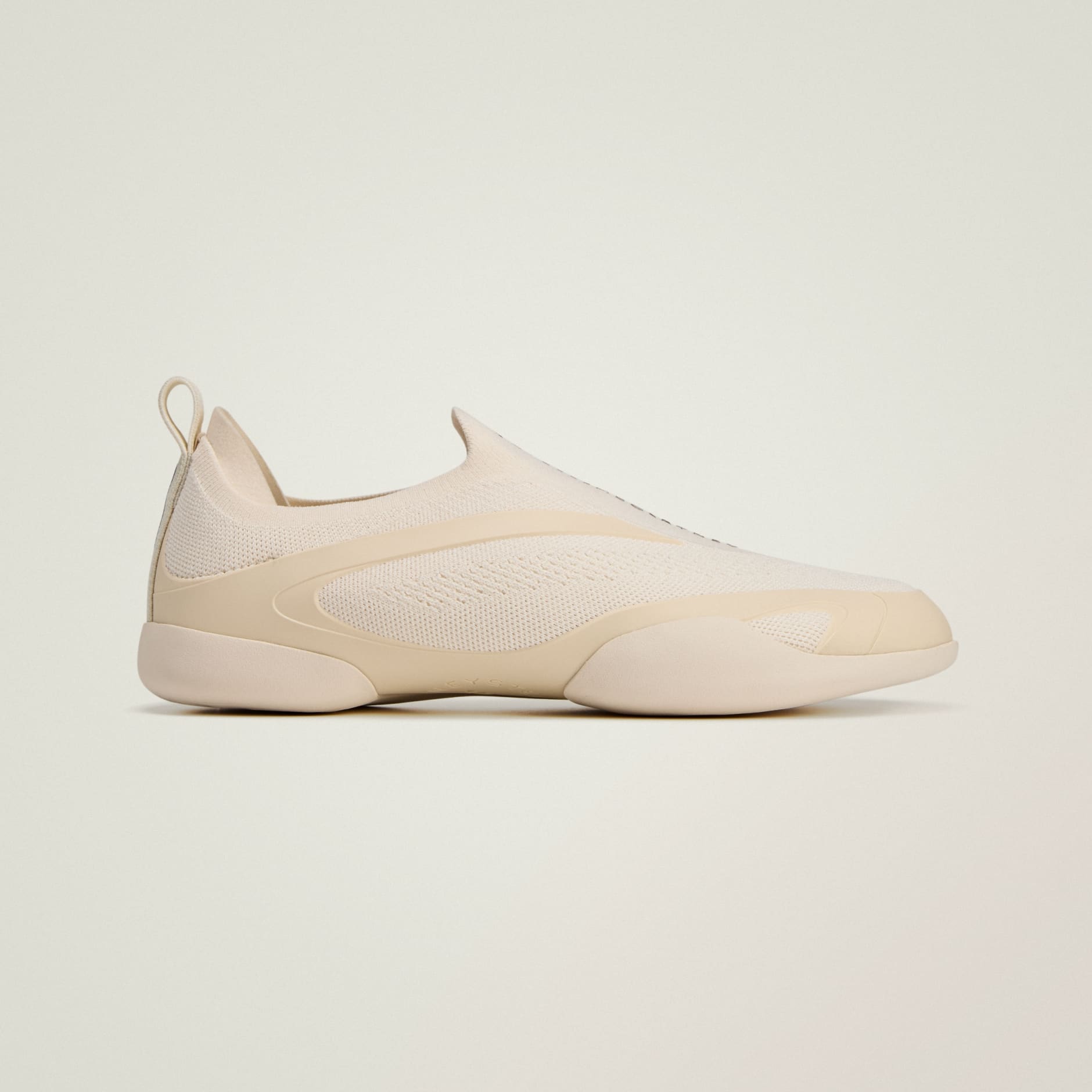 حذاء أديداس من Stella McCartney تايكوندو