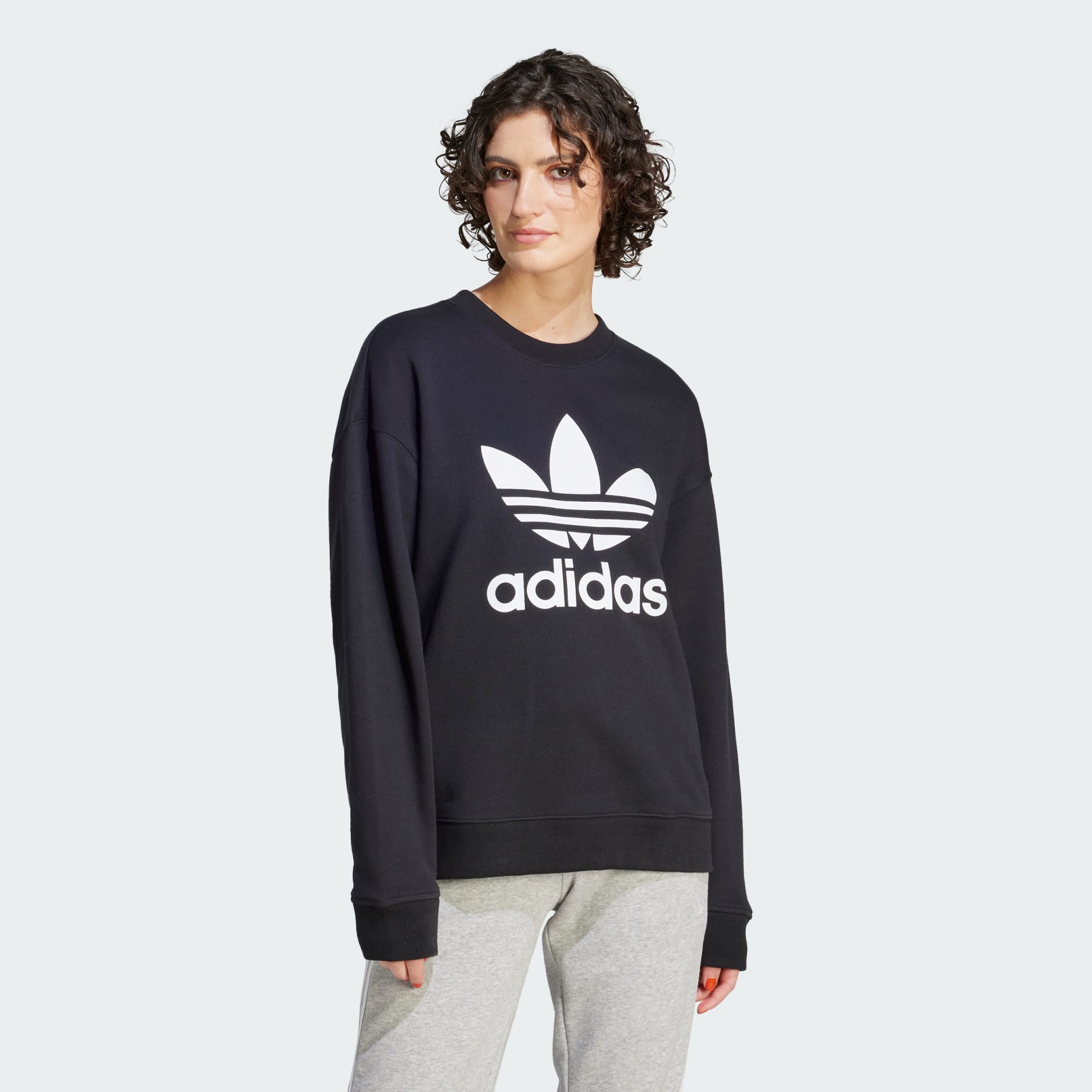 Adidas trefoil sale black sweatshirt