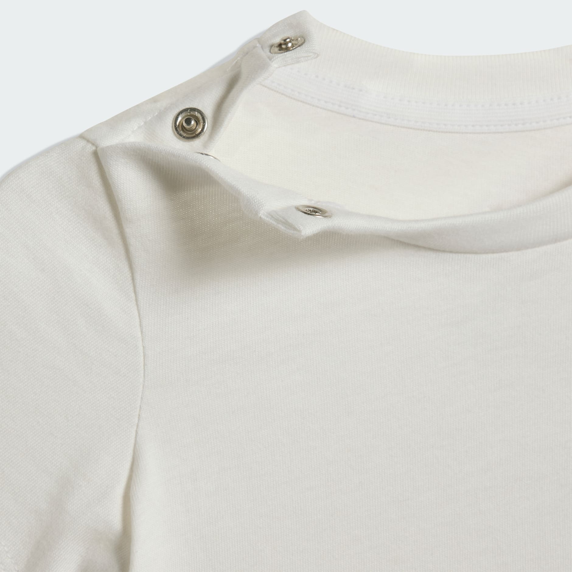 طقم شورت وتيشيرت للأطفال