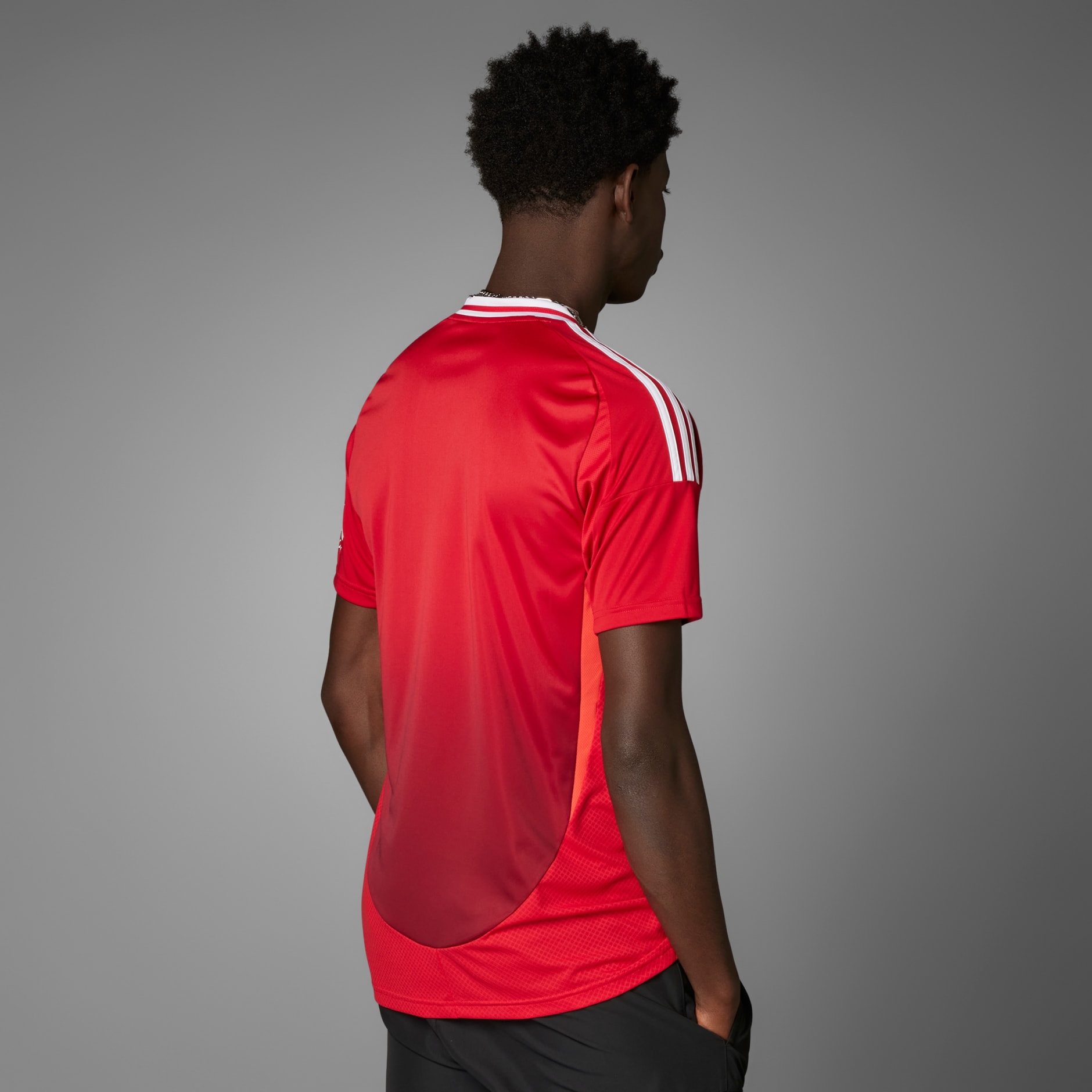 Adidas mu jersey deals