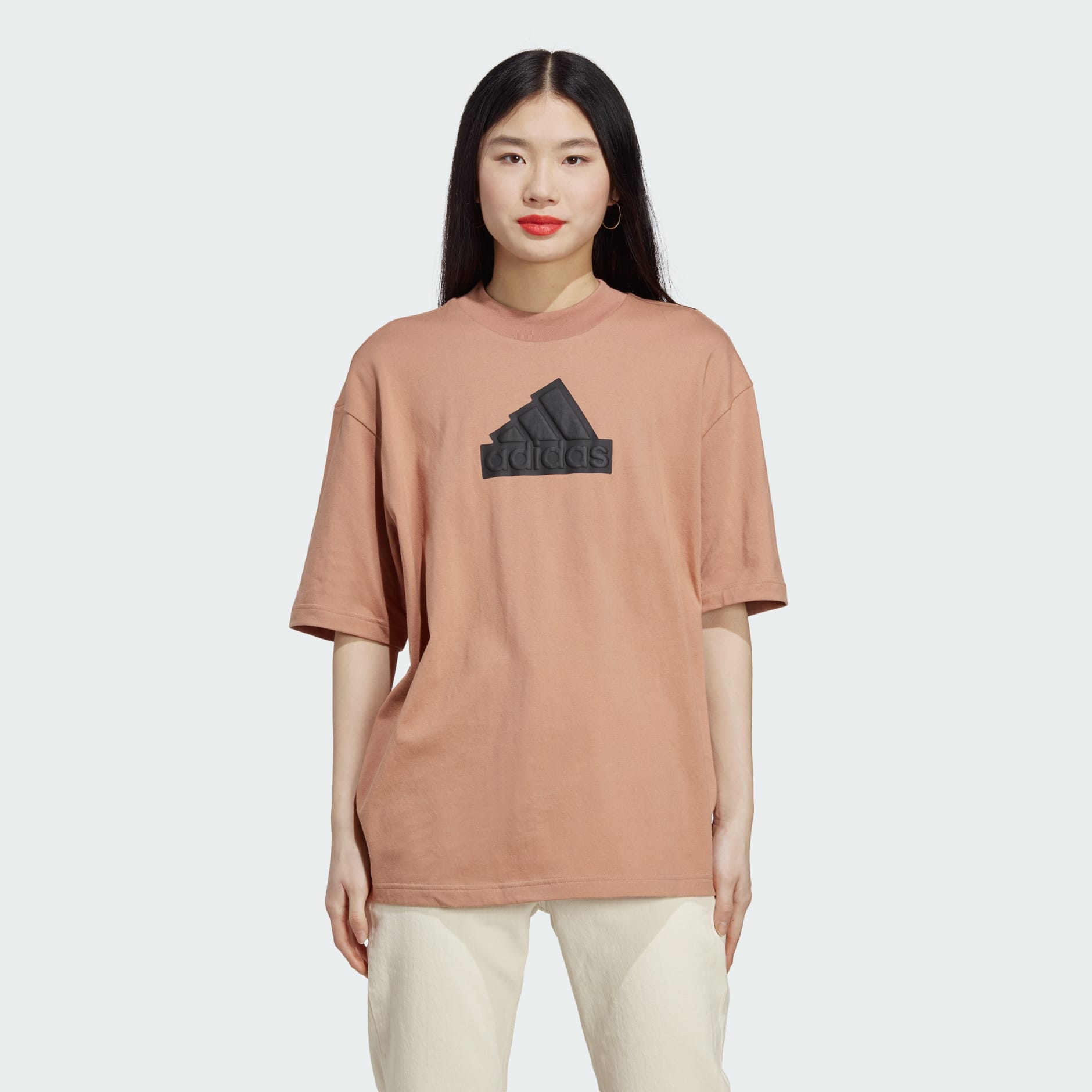 Future Icons Badge of Sport Boyfriend Tee
