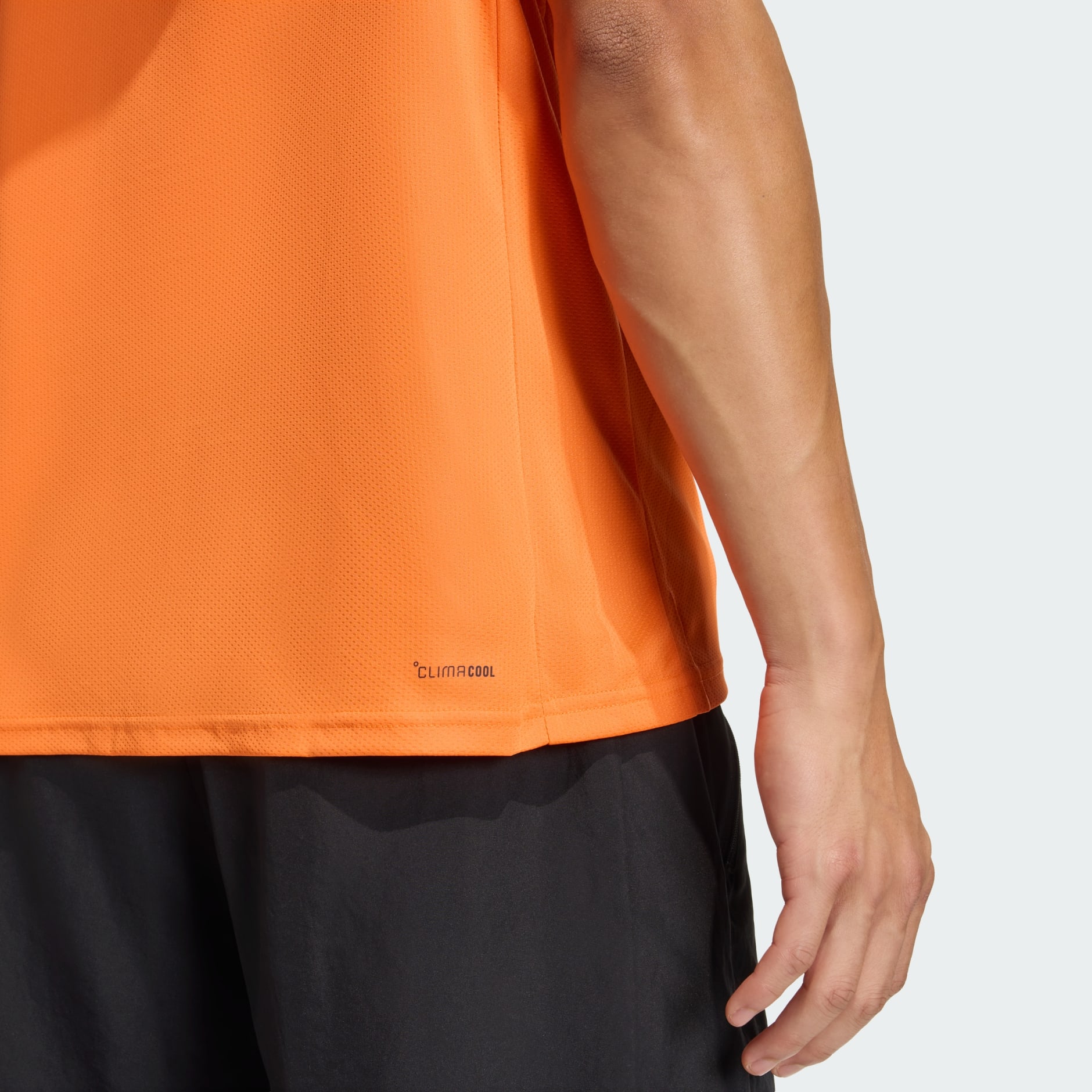 WORKOUT ESSENTIALS BASE T-SHIRT