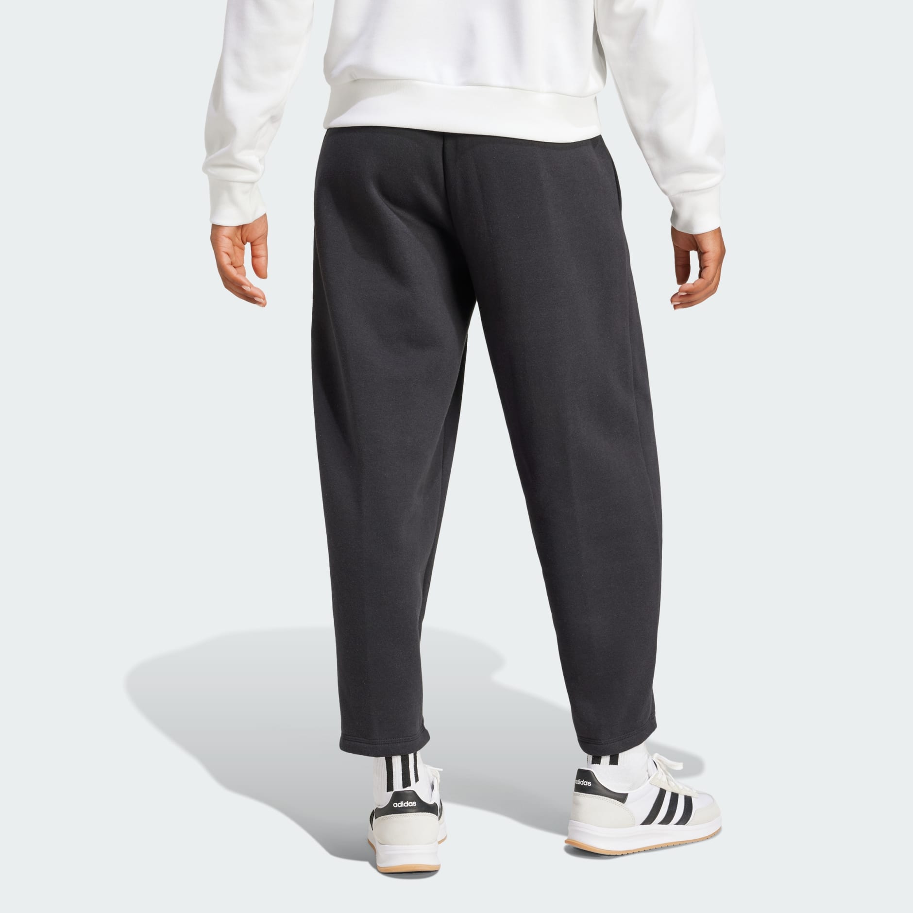 Pantaloni barrel Essentials din l&acirc;nă fleece cu logo contemporan