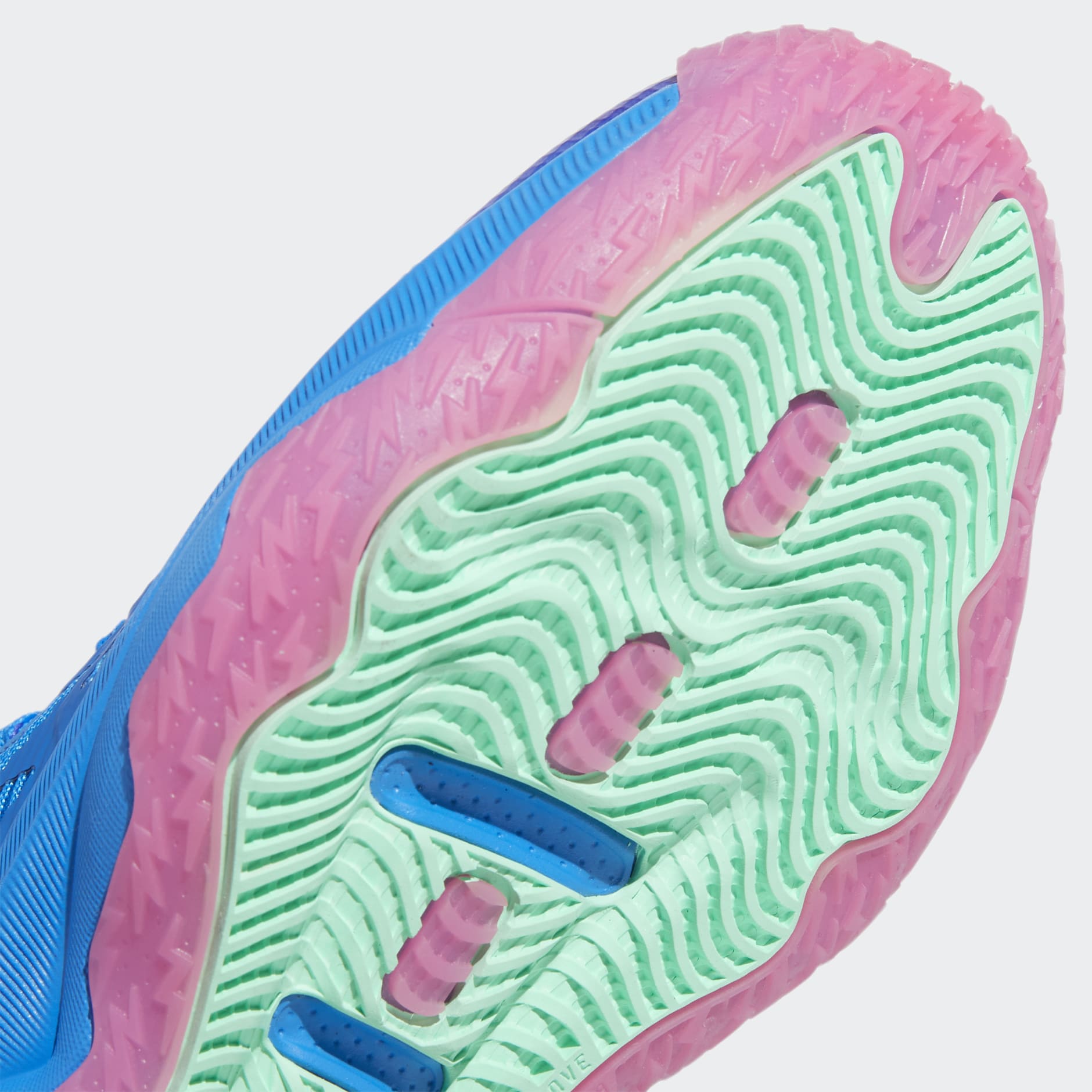 Dame 8 Shoes