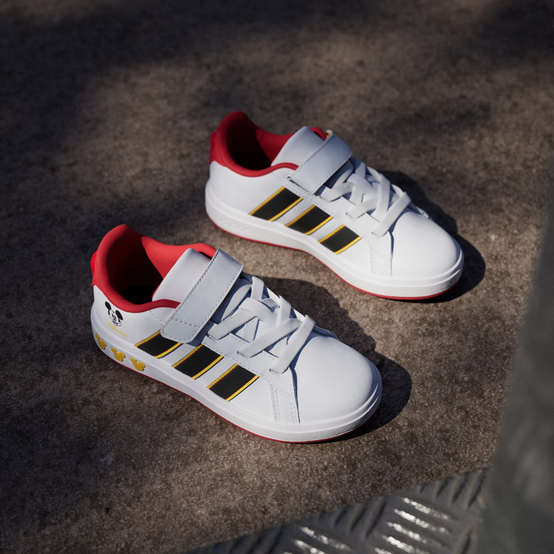 حذاء للأطفال adidas Disney Mickey Mouse Grand Court