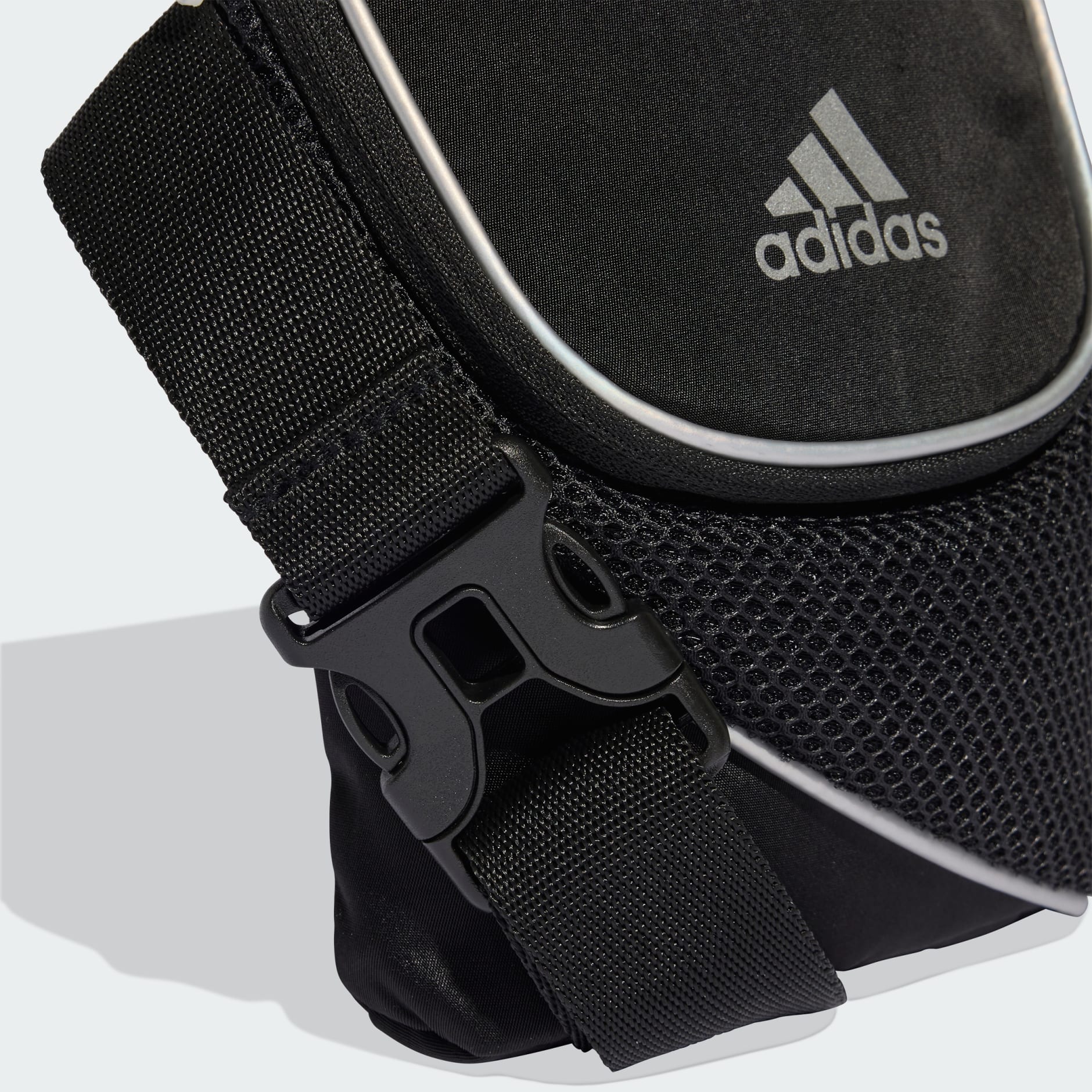 GEANTĂ PENTRU OBIECTE MICI