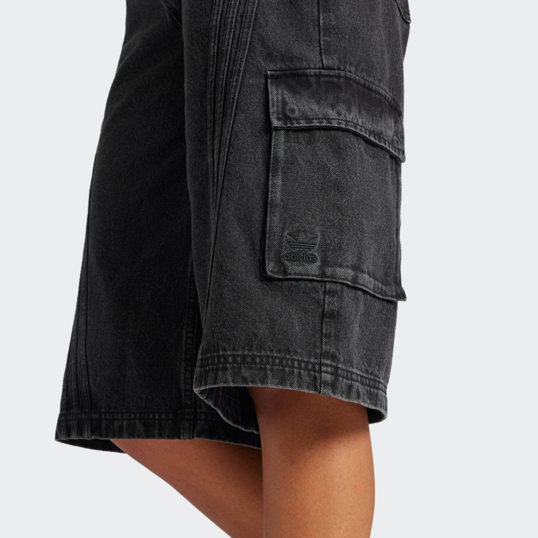 ショートパンツ adidas ADILENIUM 2 Denim Capri Shorts Black JM9283 adidas WMNS Adilenium Season 2 Denim Capri Short JM9283