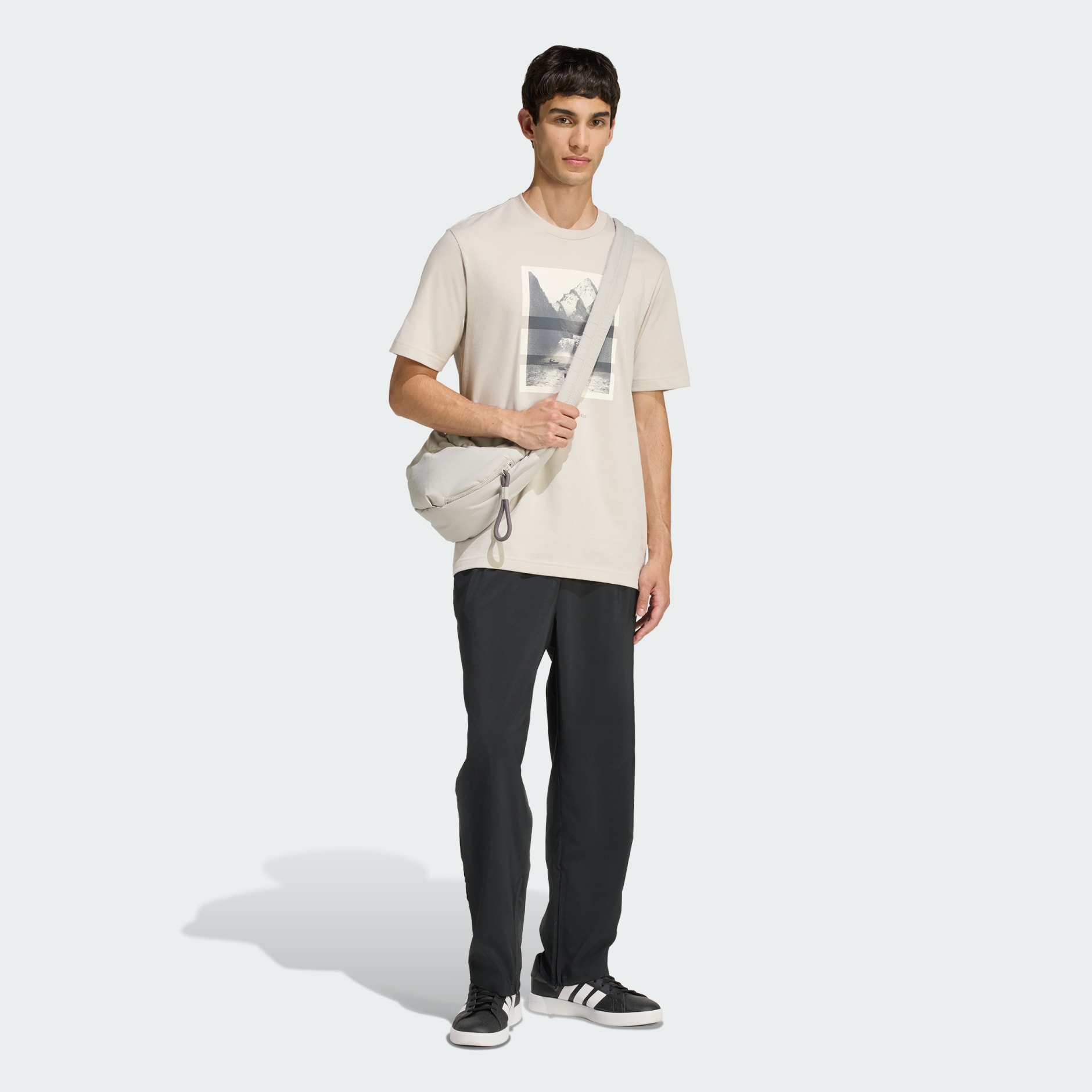 OUTDOOR KAYAKING GRAPHIC T-SHIRT