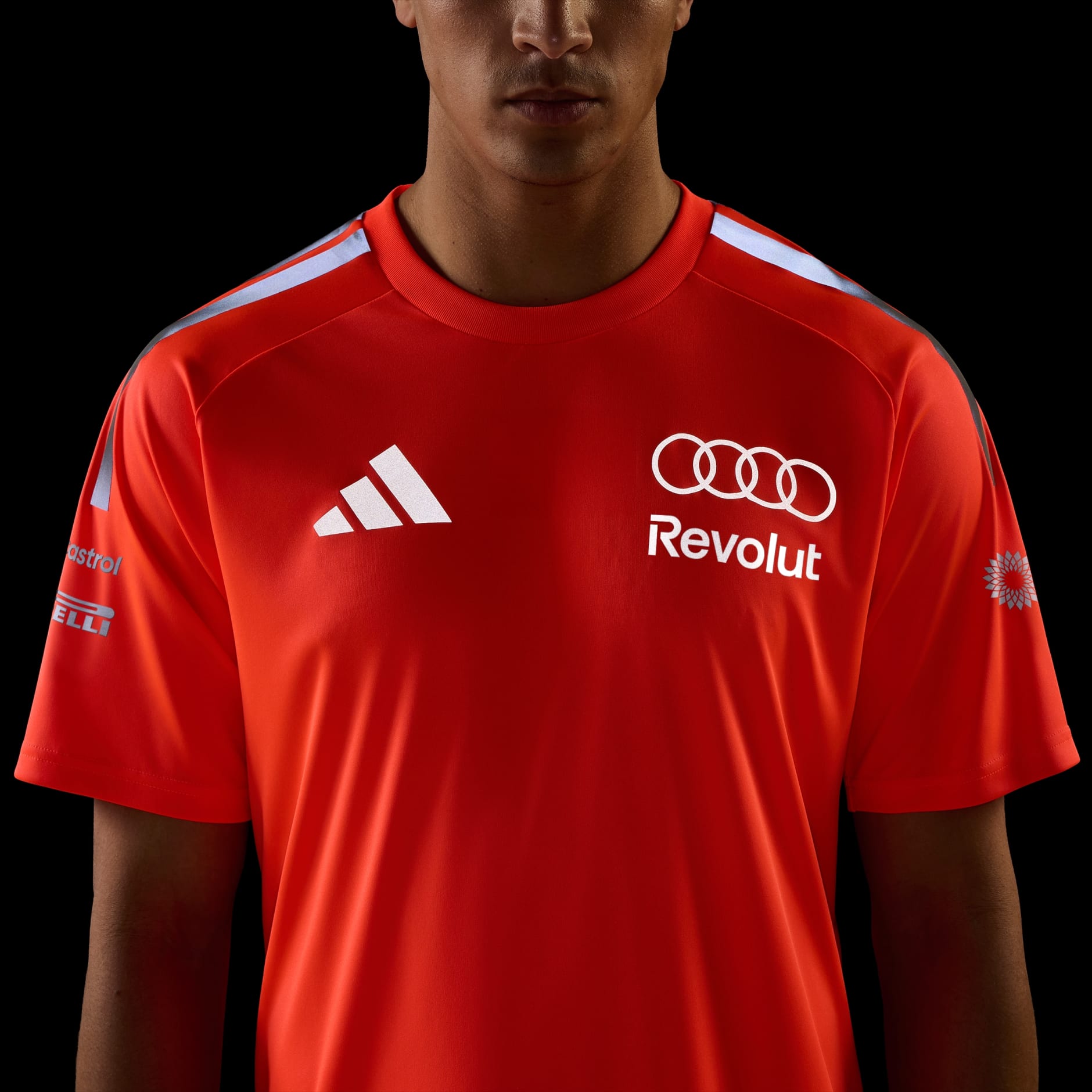 AUDI REVOLUT F1 TEAM SET UP TEE