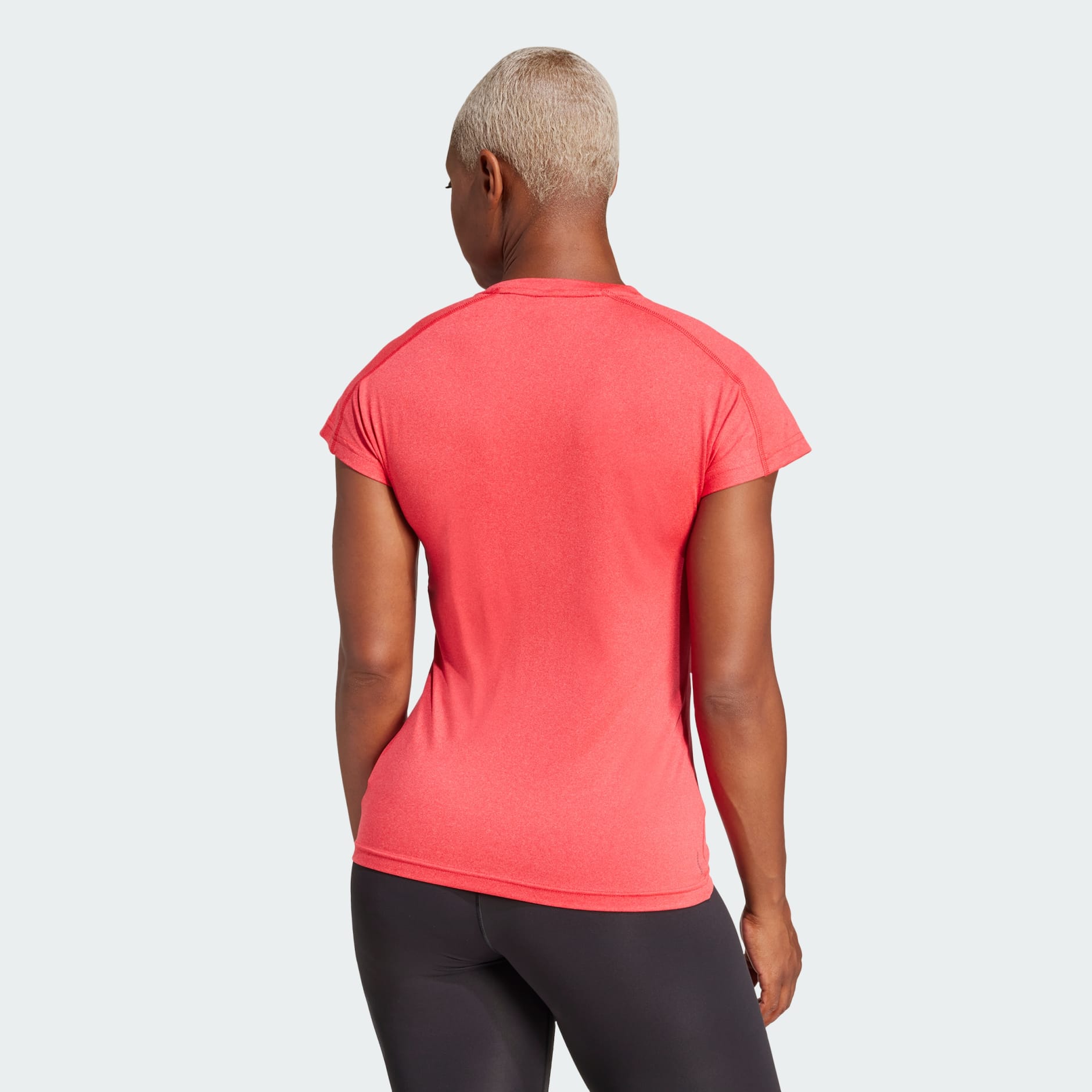 Tricou minimalist cu guler &icirc;n V Train Essentials AEROREADY