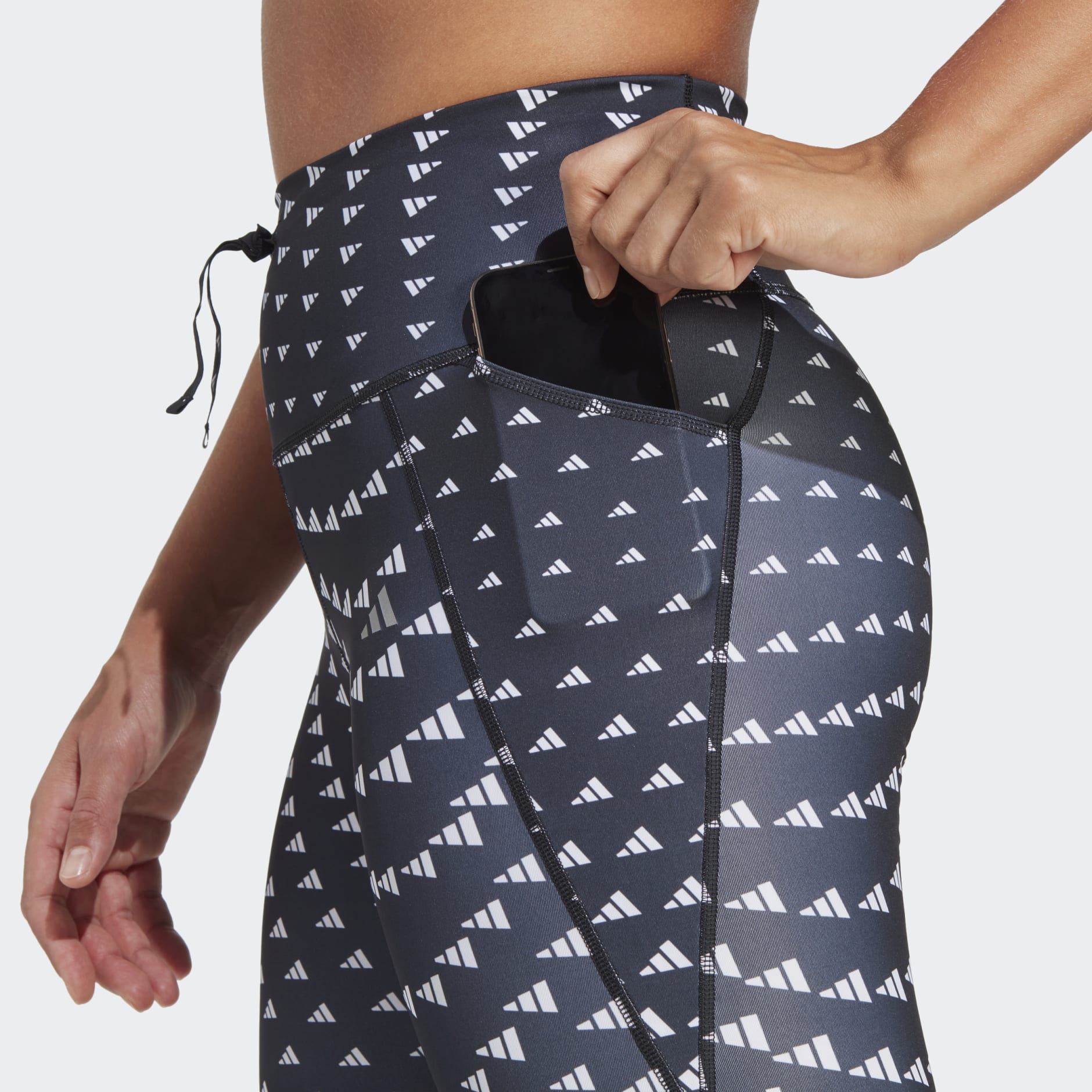 بنطال ضيّق بطول شبه كامل Running Essentials Brand Love