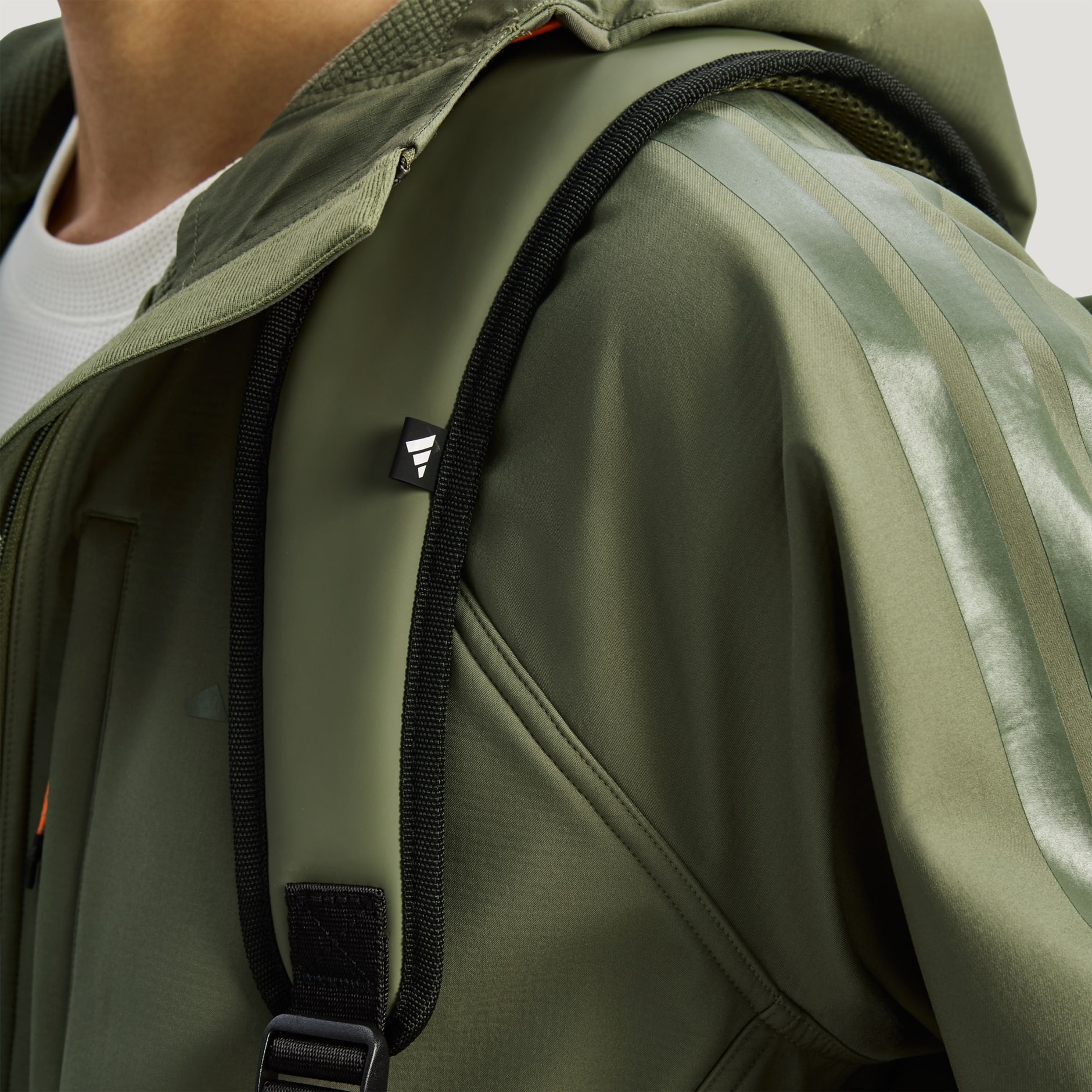 UNISEX URBAN SPORTS SLEEK BACKPACK