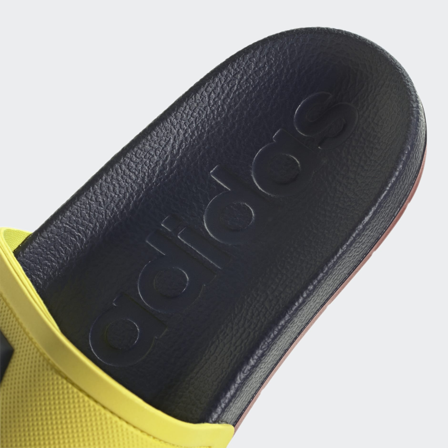 Adilette TND Slides
