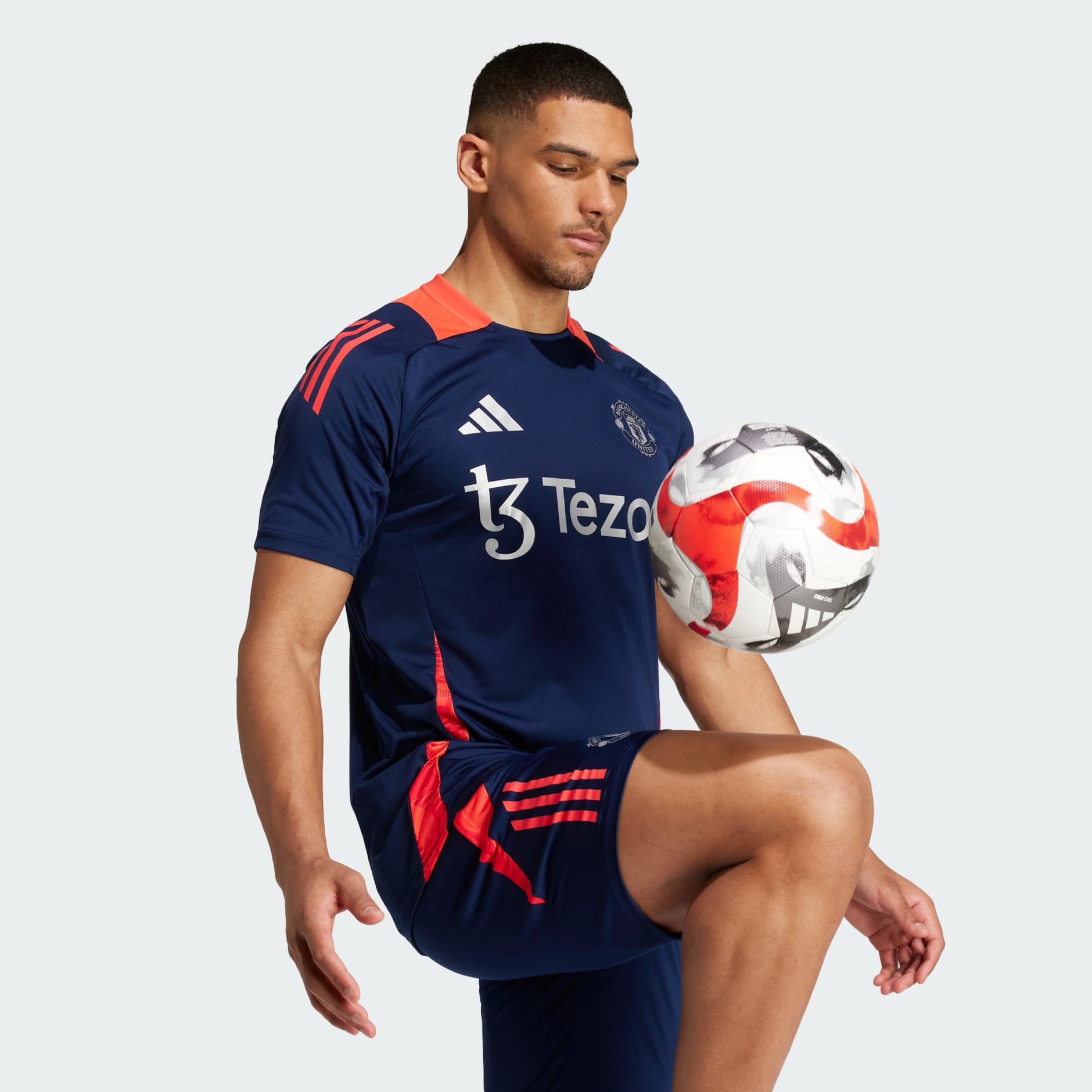 Manchester United Tiro 24 Training Jersey