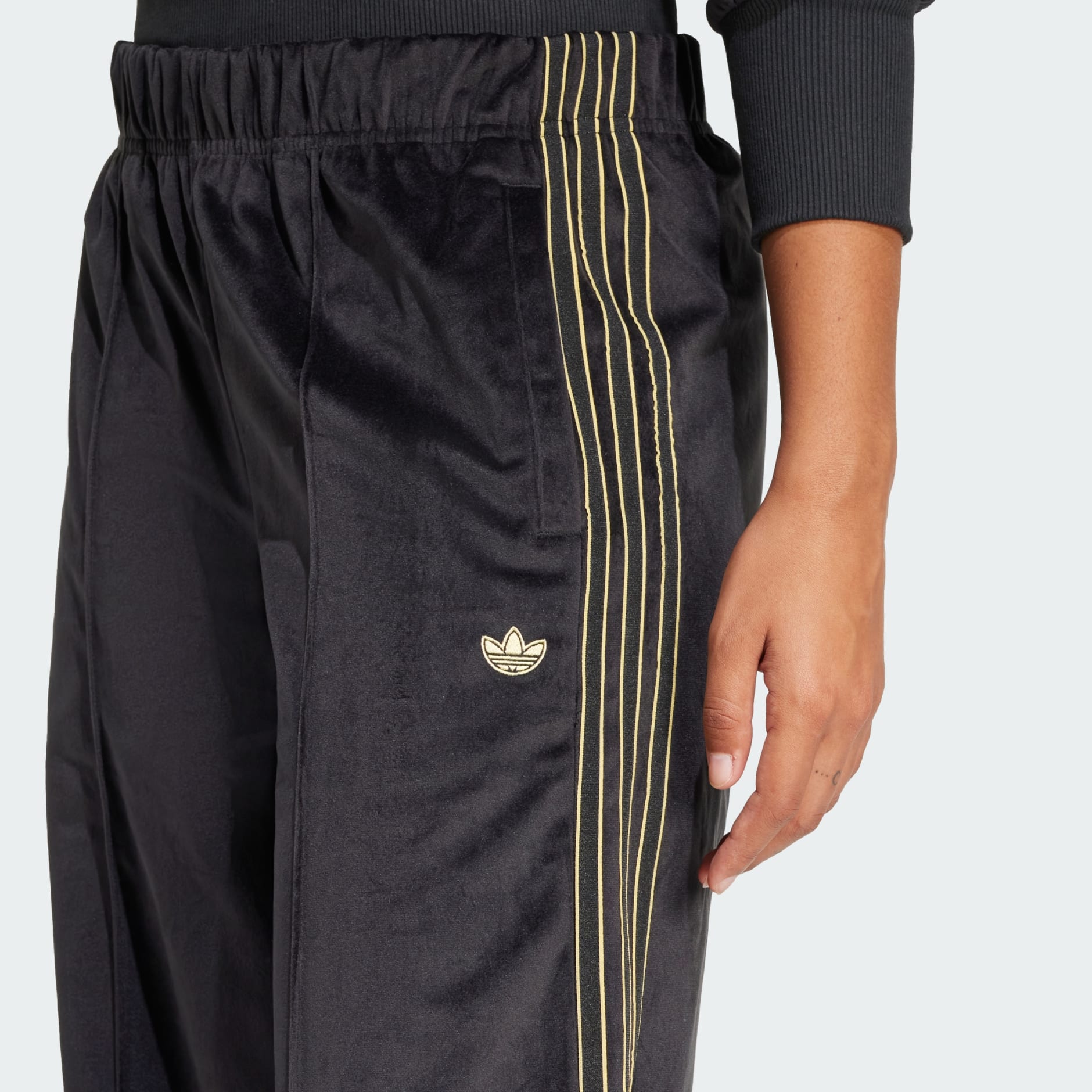 ★★Adairs★★ Velour track pants JI5755 adidas Velour Track Pants - Black | adidas Malaysia
