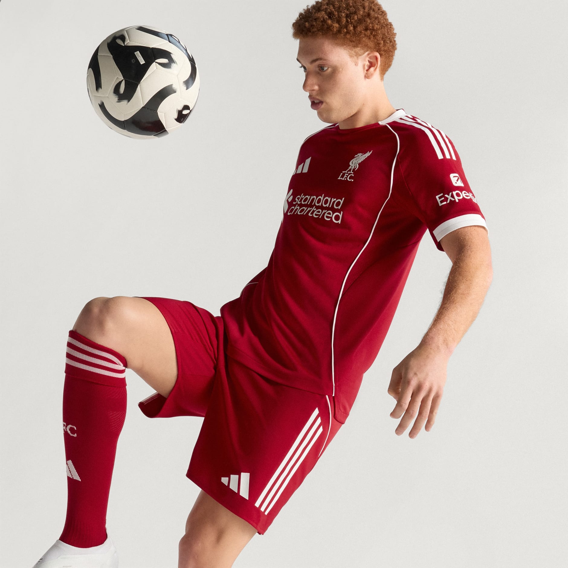 חולצה אותנטית למשחק ביתי Liverpool FC 25/26