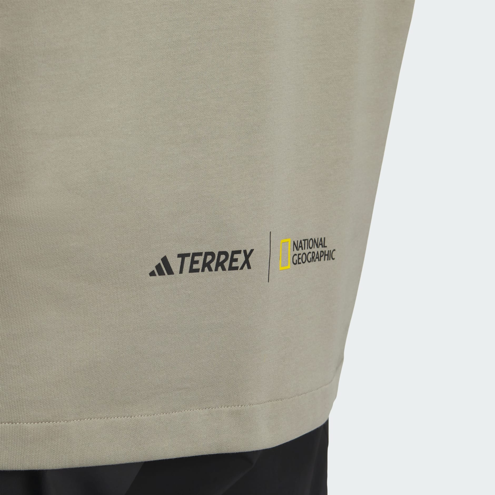 Men's Clothing - National Geographic Aeroready Graphic Long Sleeve 