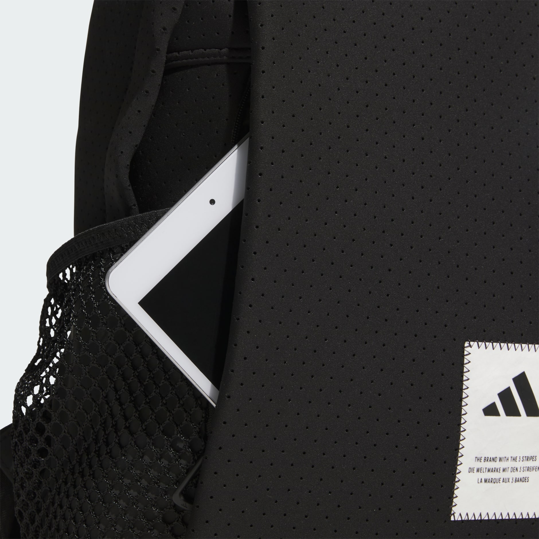 MUST HAVES BACKPACK SEASONAL