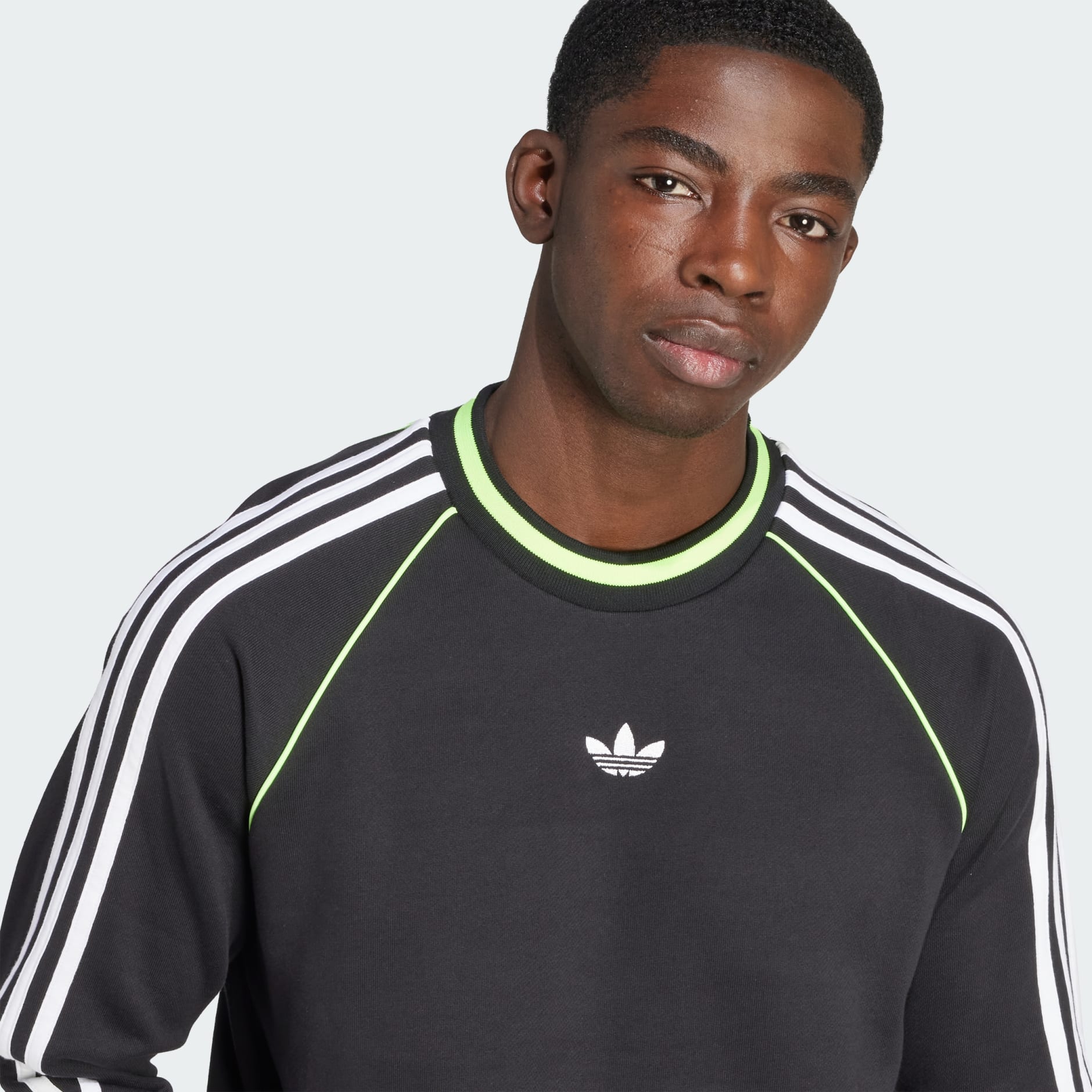 Hanorac adidas Adicolor, cu guler rotund și detalii din paspoal